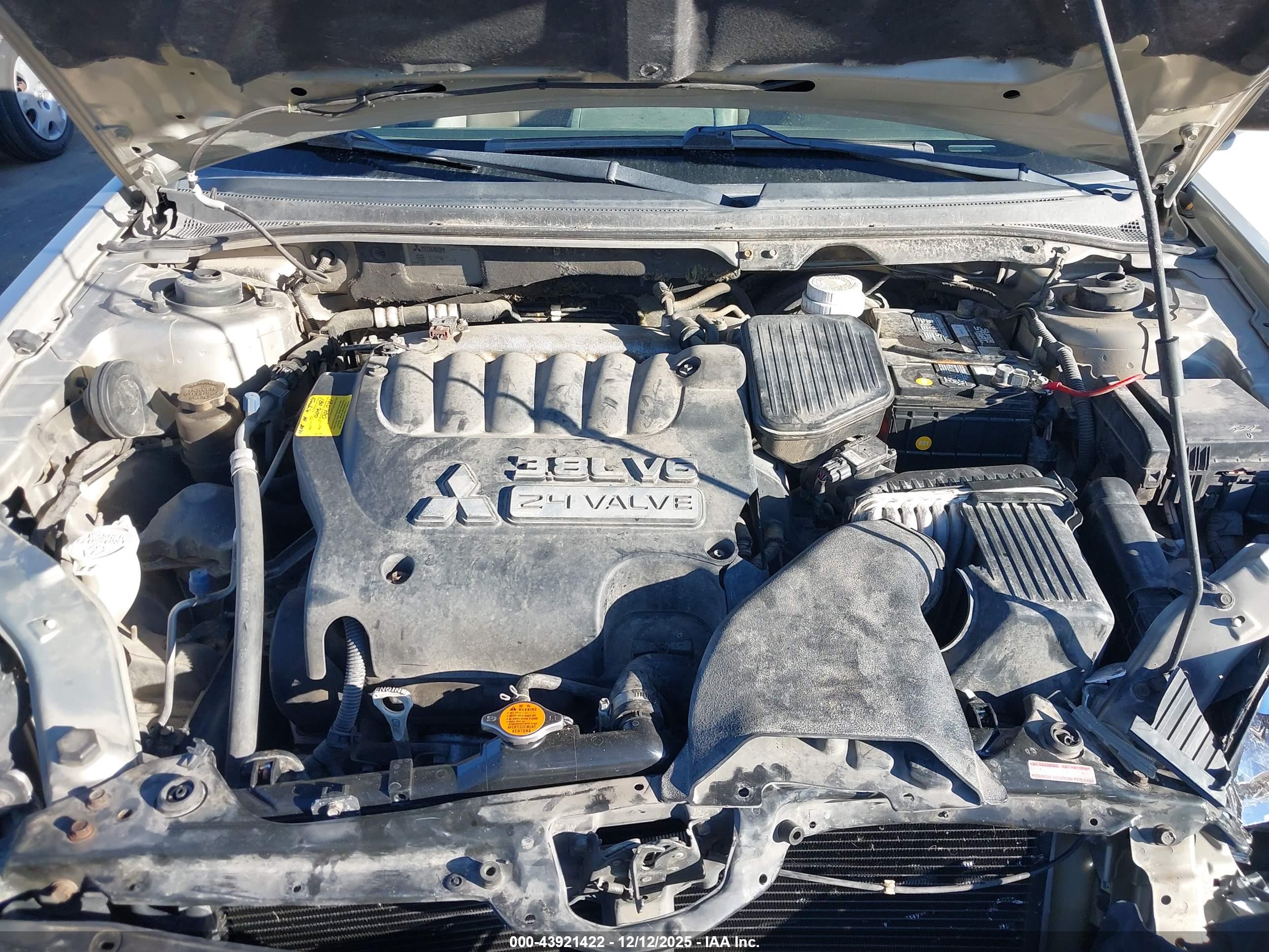 MITSUBISHI GALANT image 10