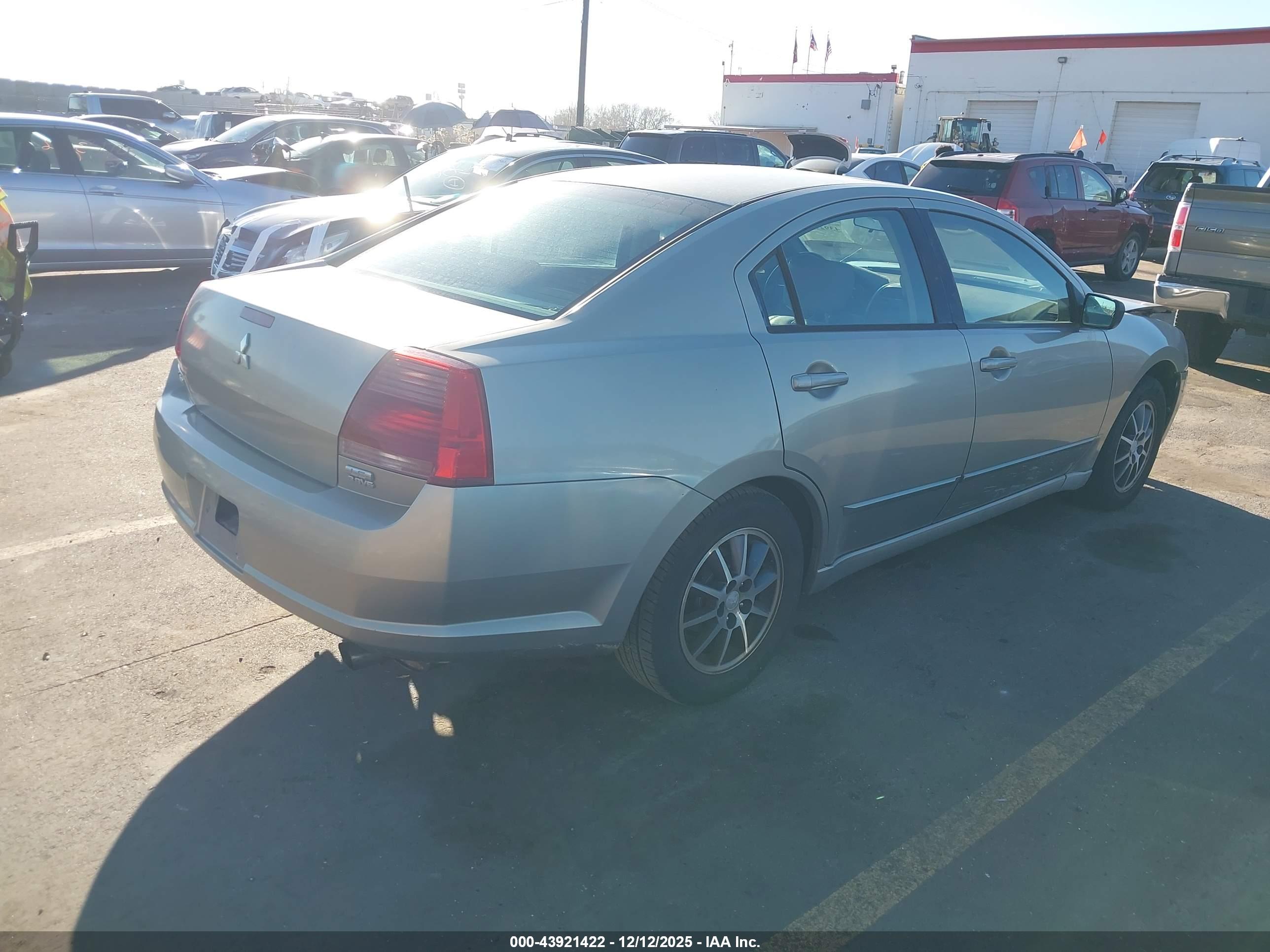 MITSUBISHI GALANT image 4