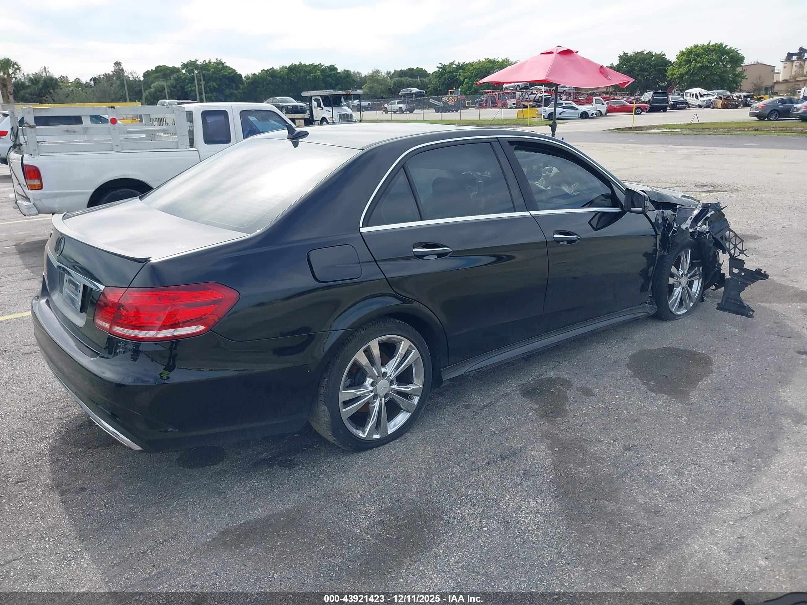 MERCEDES-BENZ E image 4