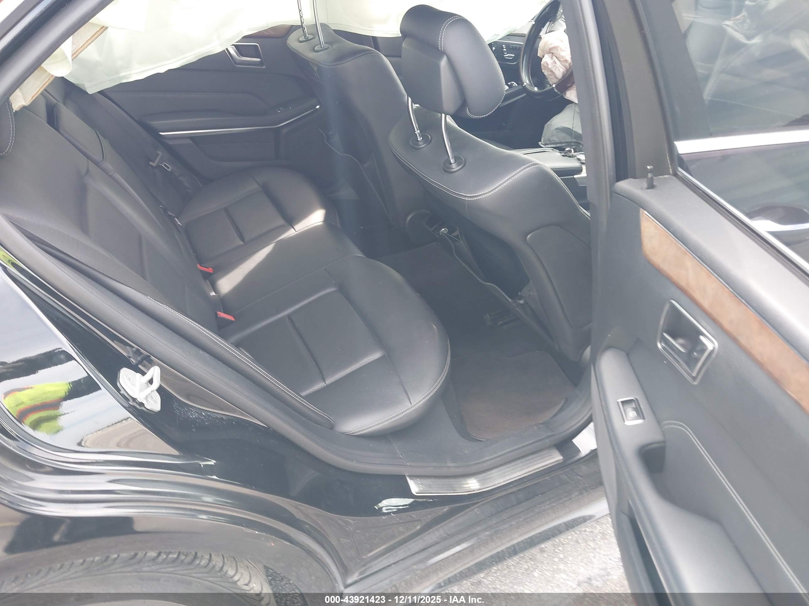 MERCEDES-BENZ E image 8