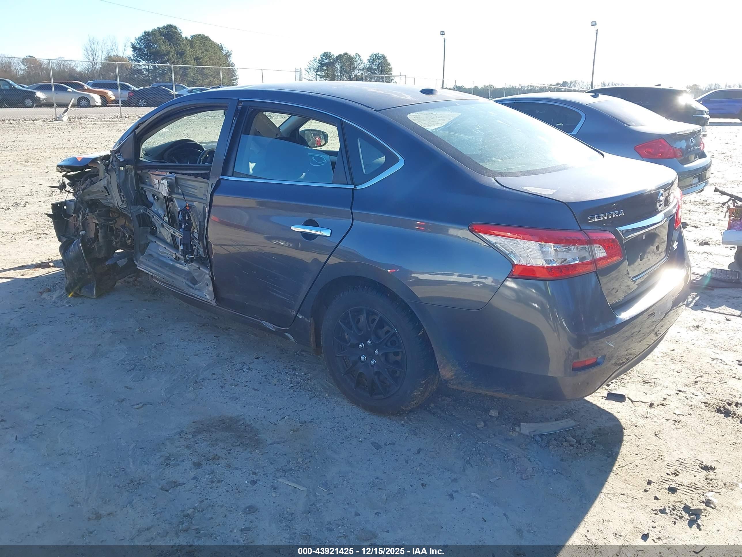 NISSAN SENTRA image 3