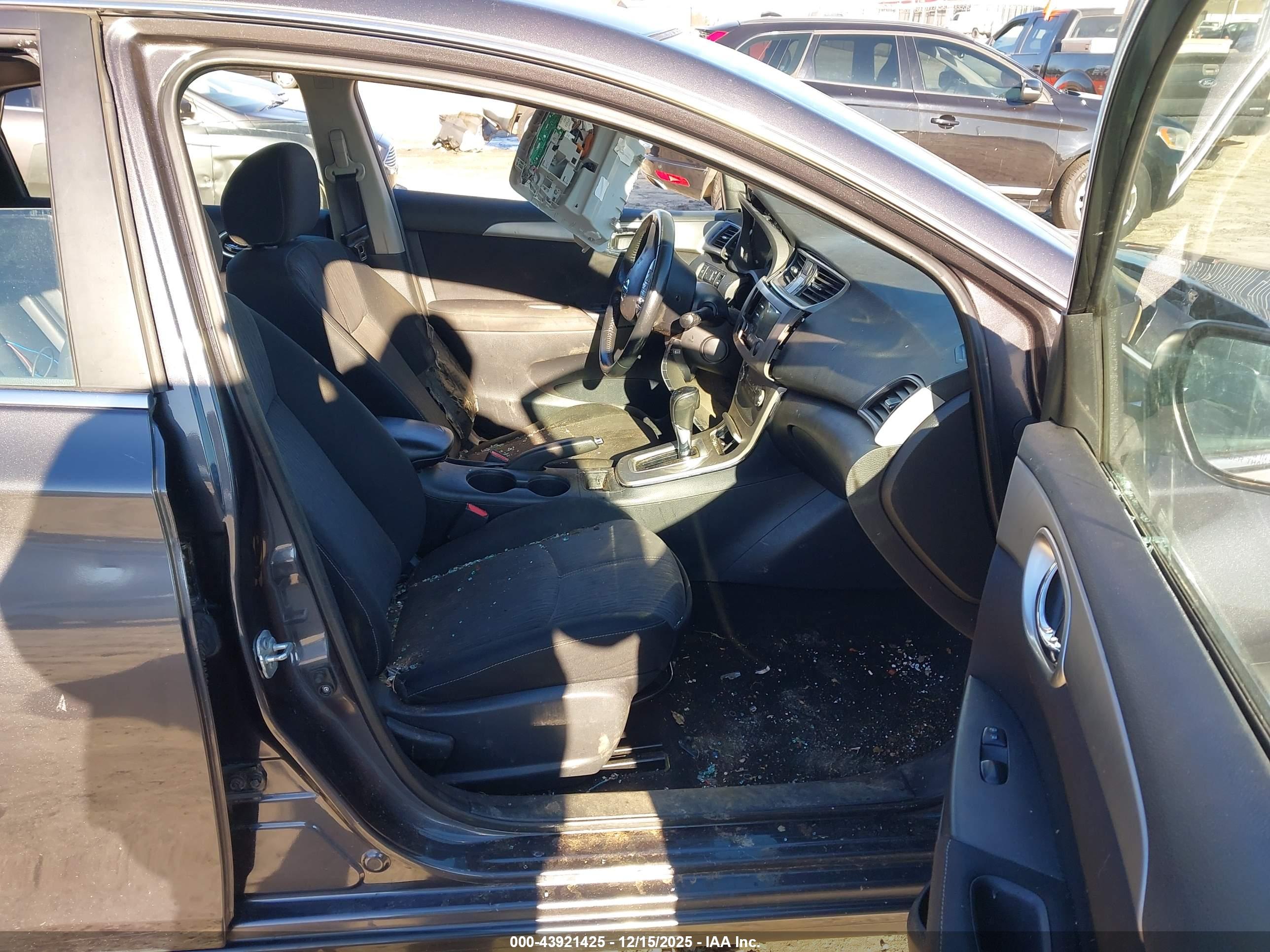 NISSAN SENTRA image 5