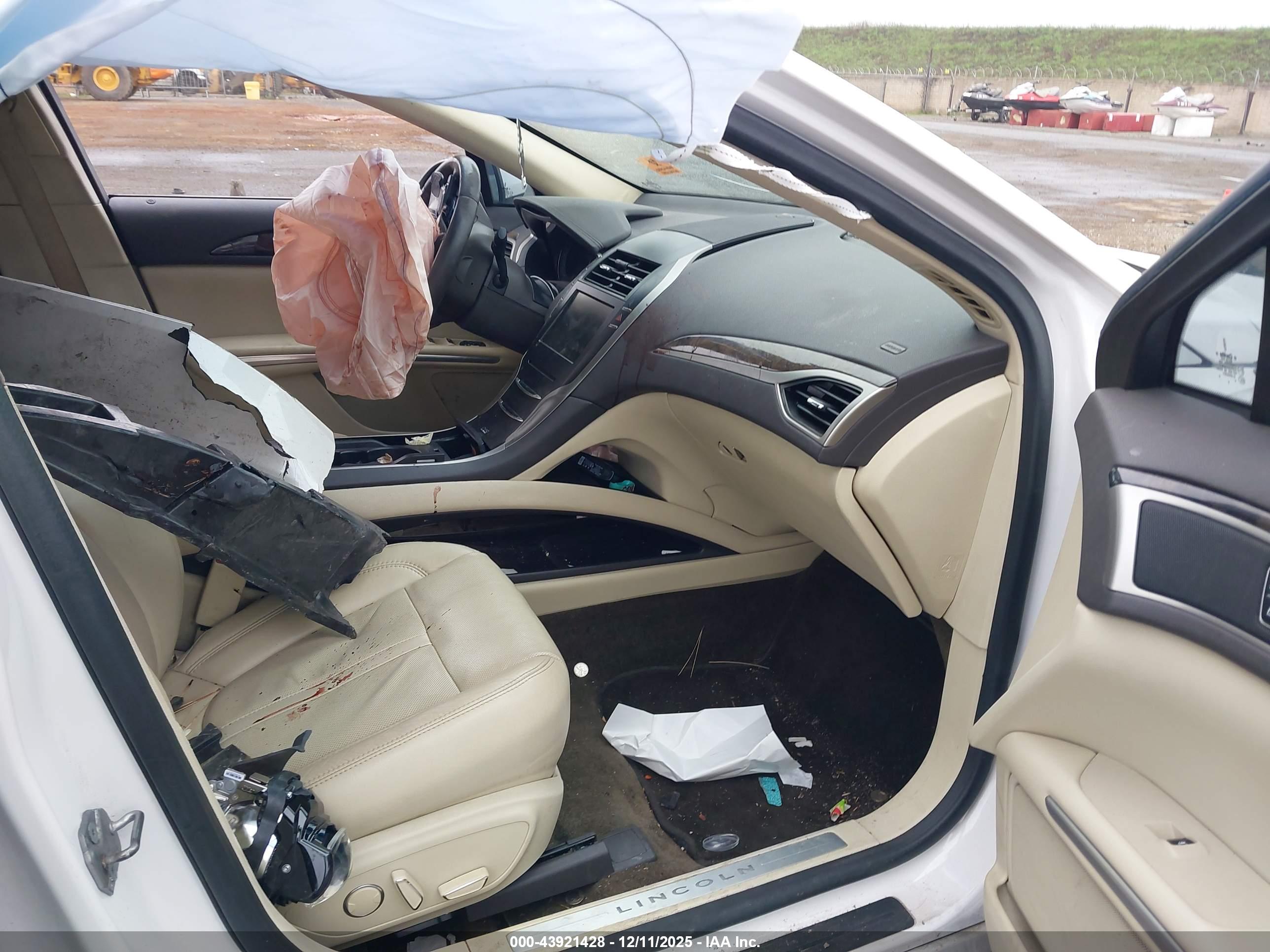 LINCOLN MKZ image 5