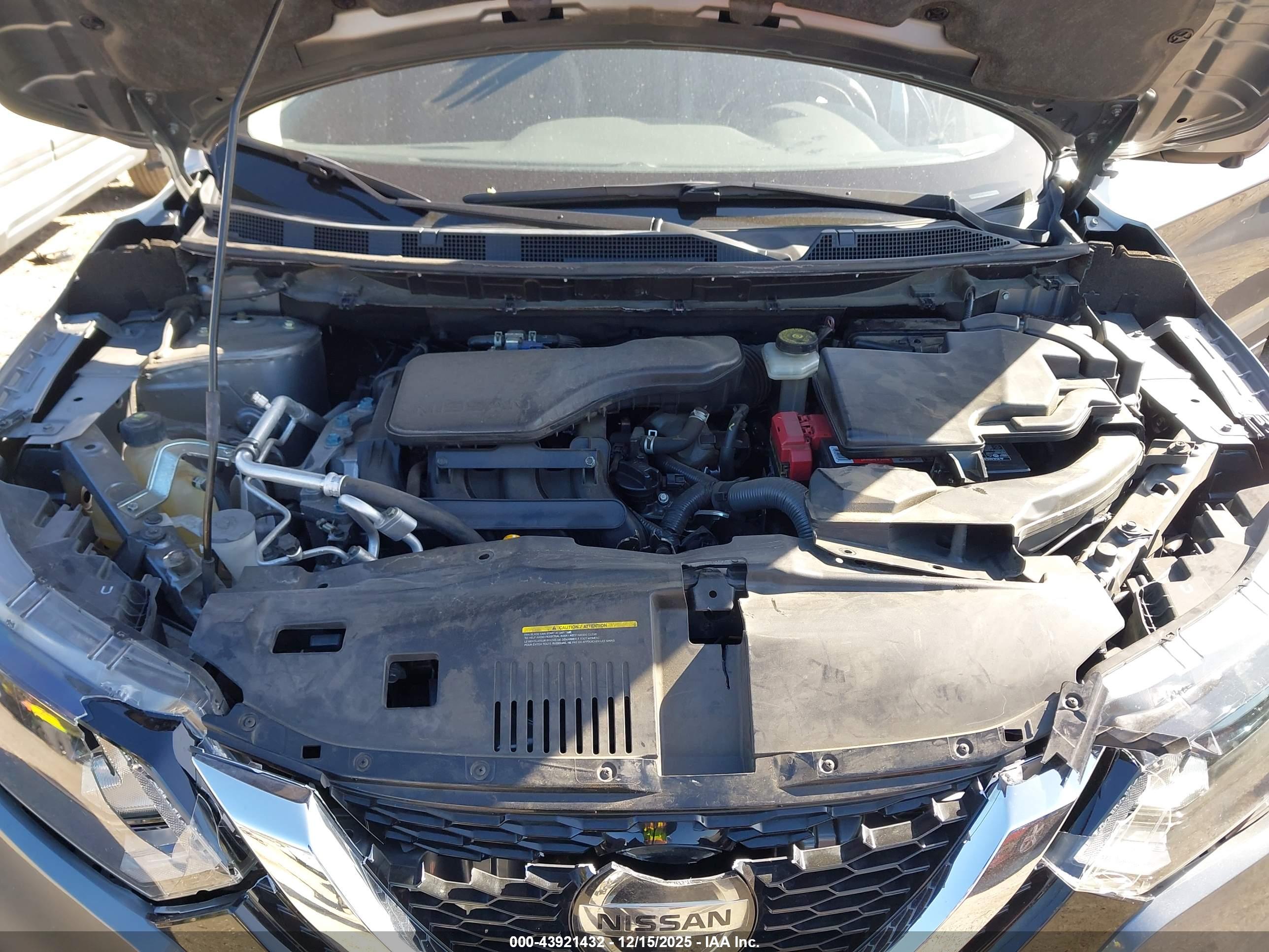 NISSAN ROGUE image 10