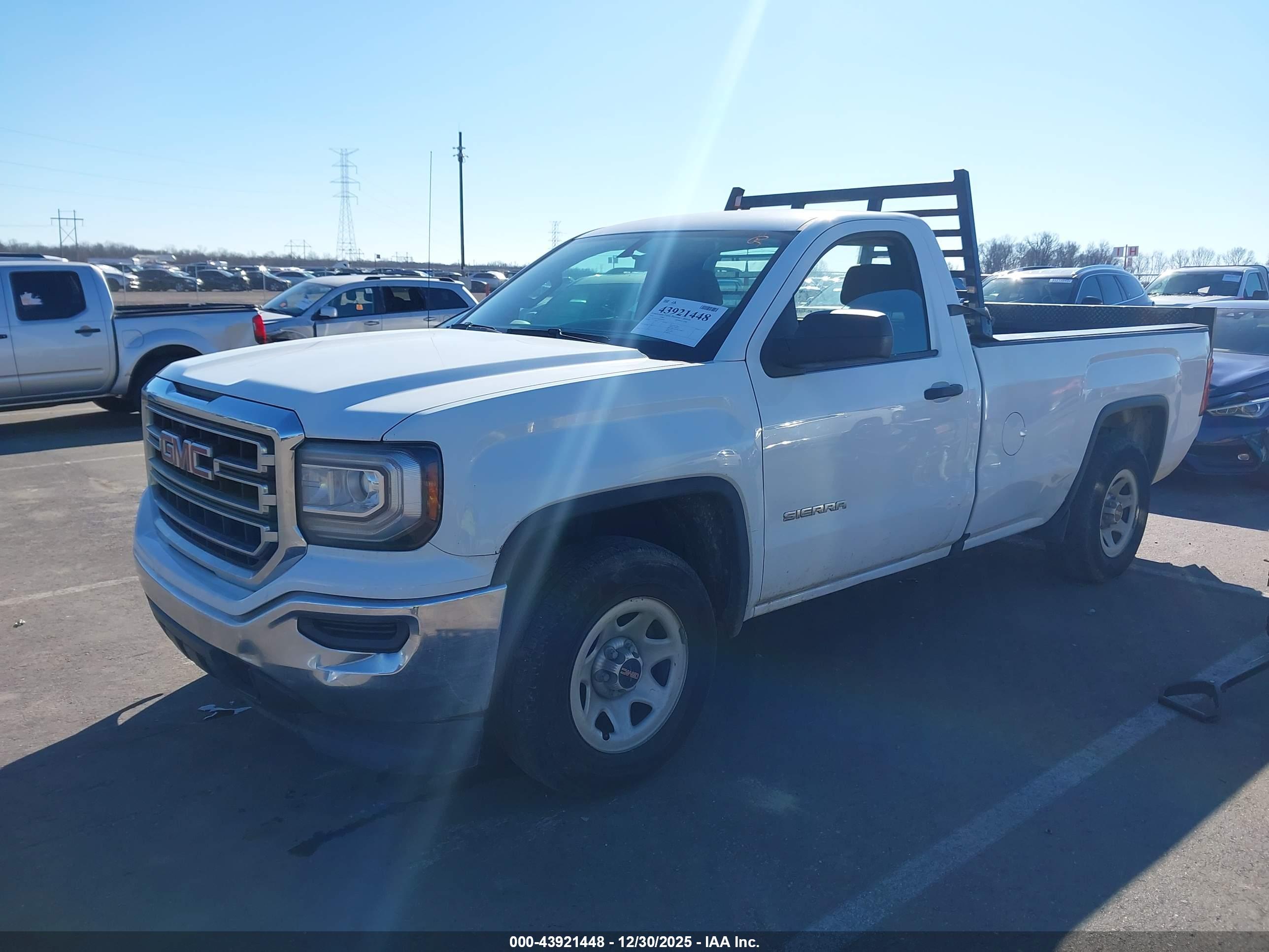 GMC SIERRA image 2