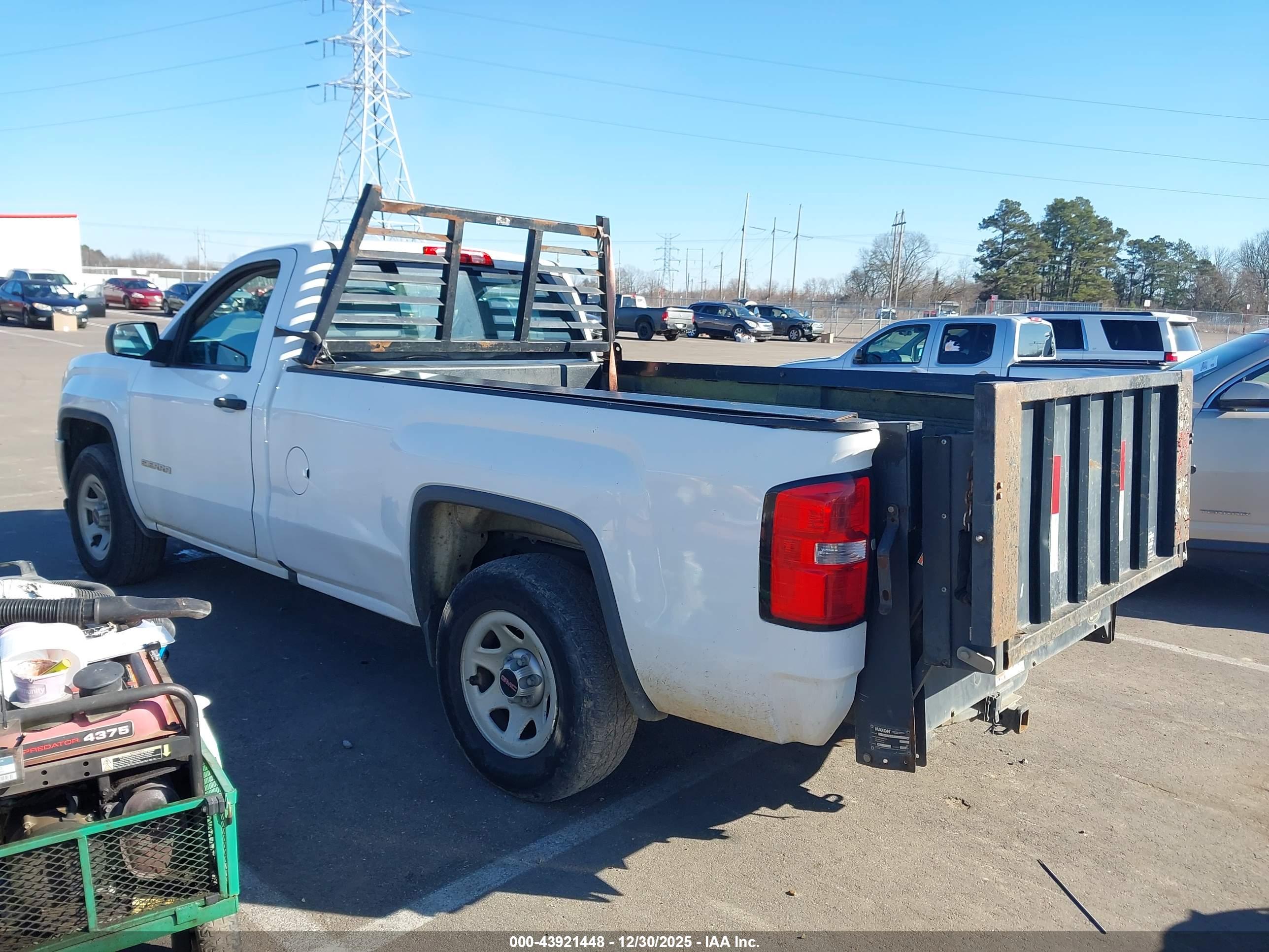 GMC SIERRA image 3