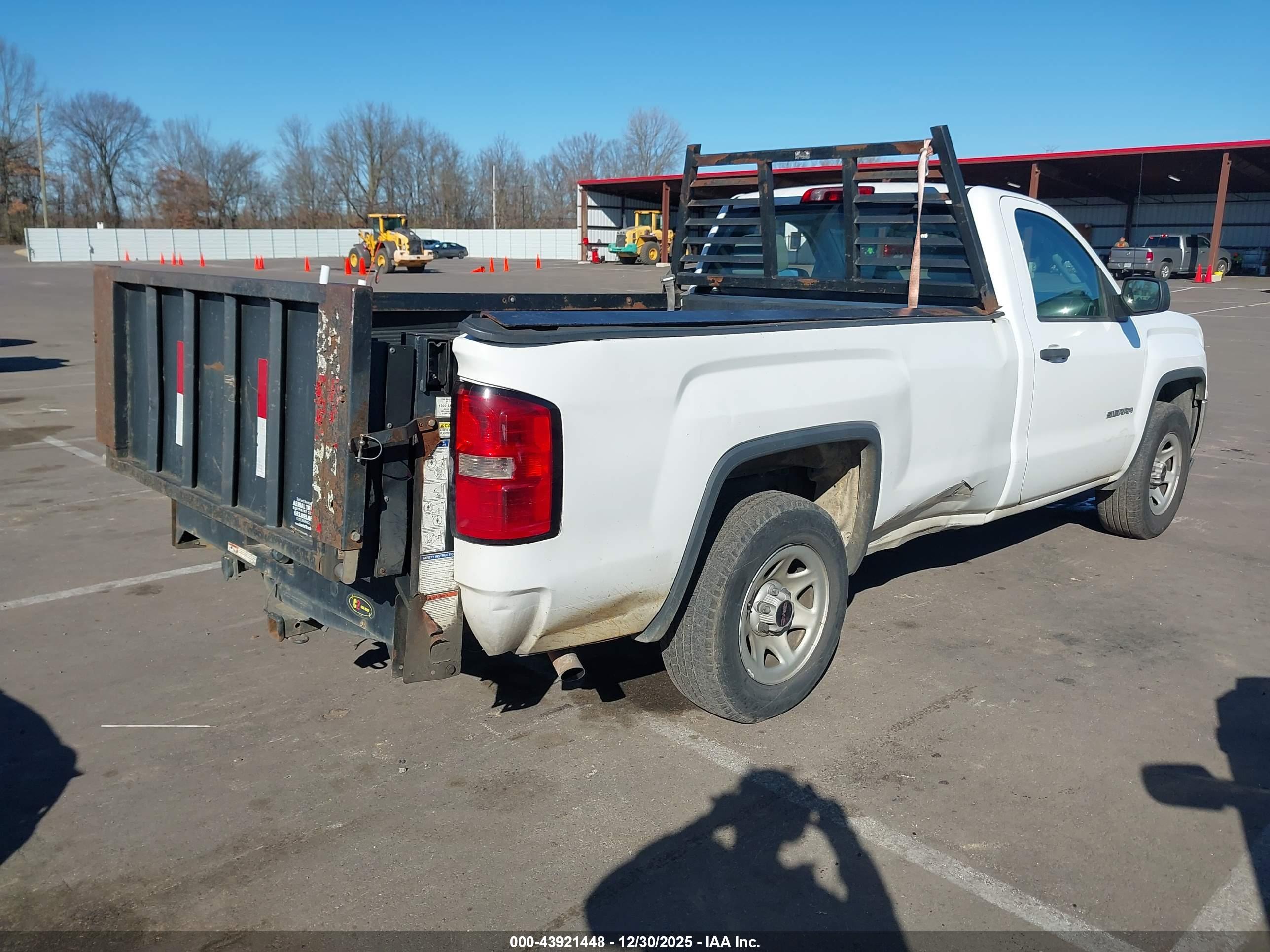 GMC SIERRA image 4
