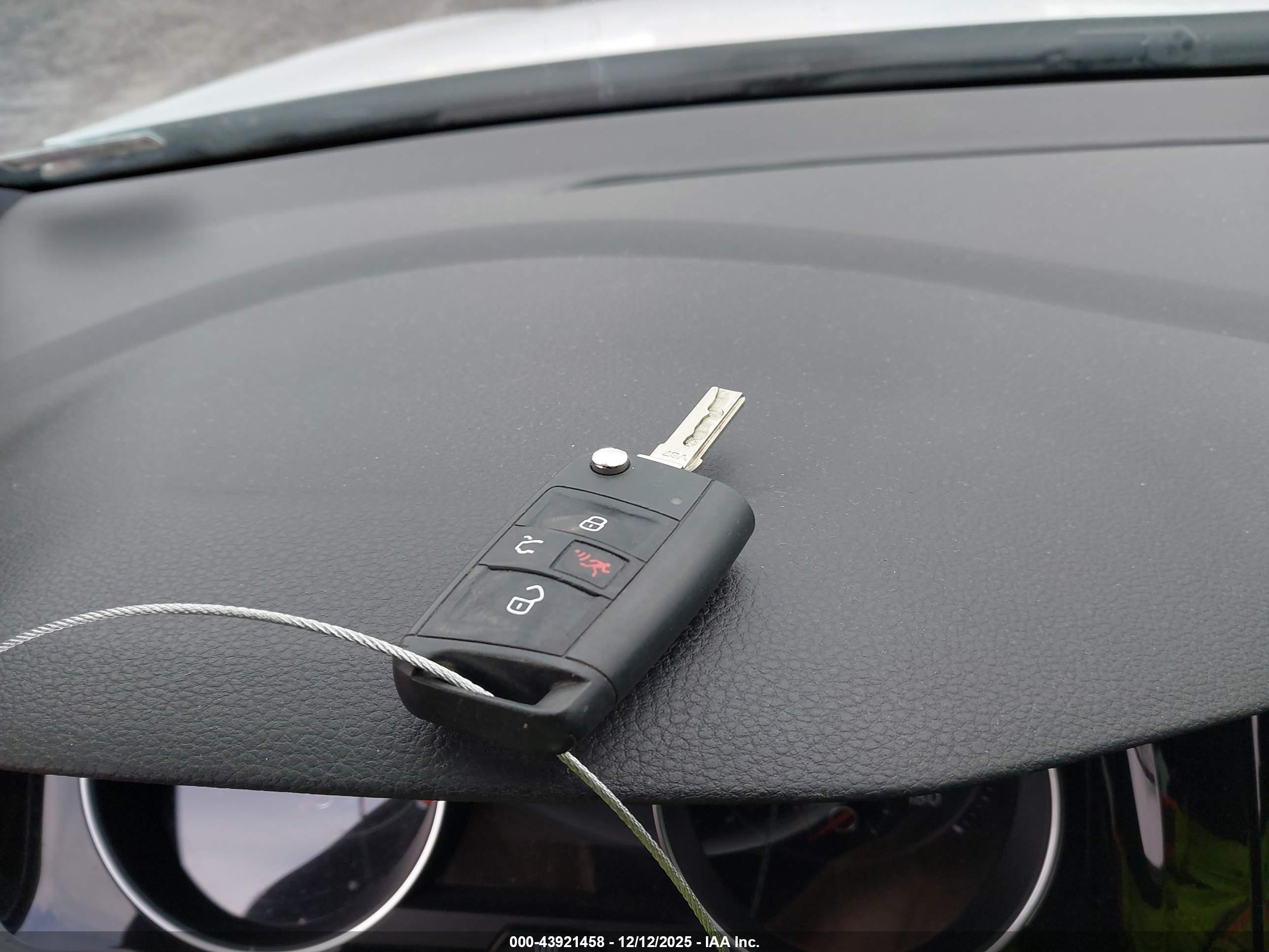 VOLKSWAGEN GOLF image 11