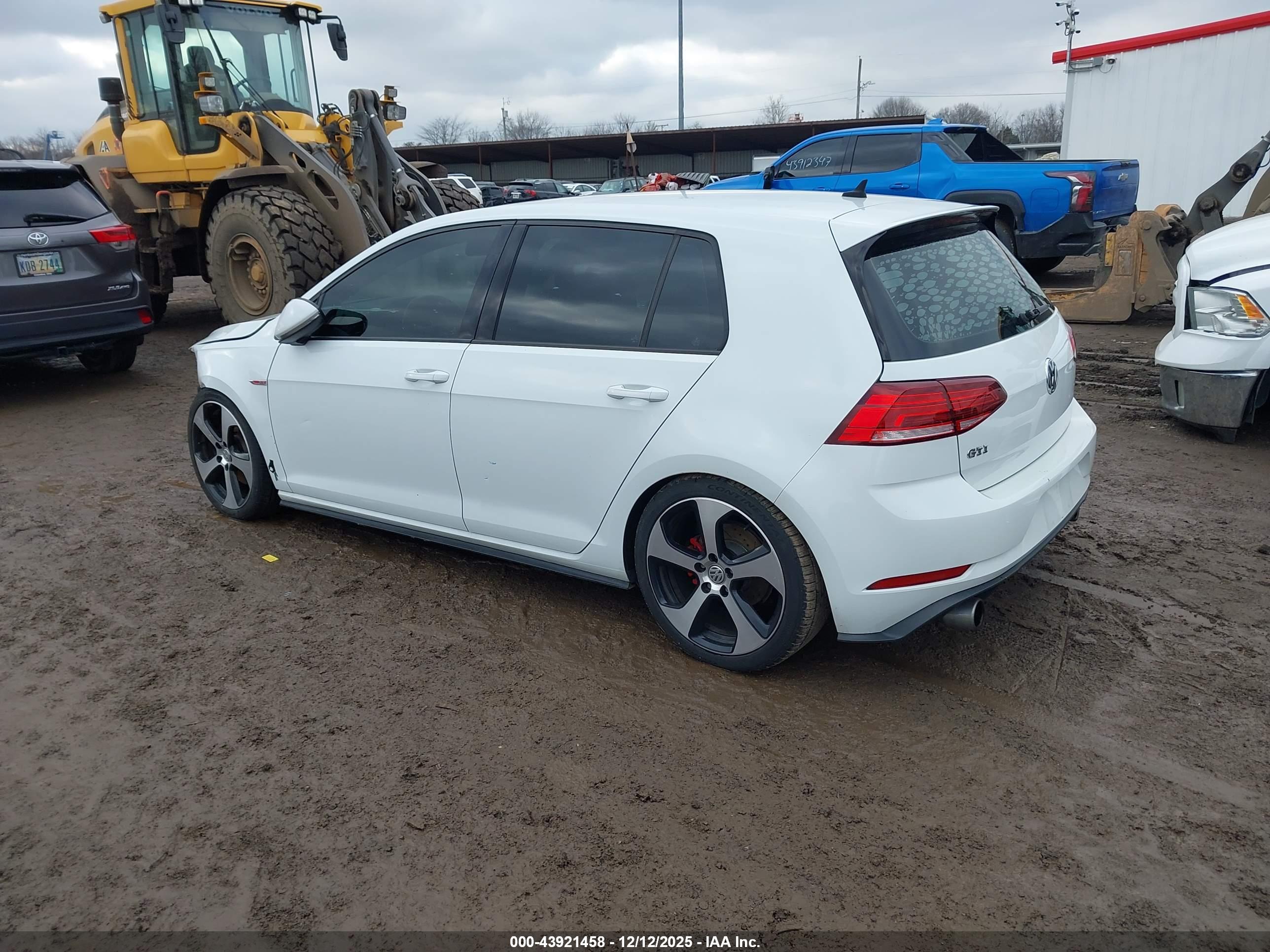 VOLKSWAGEN GOLF image 3