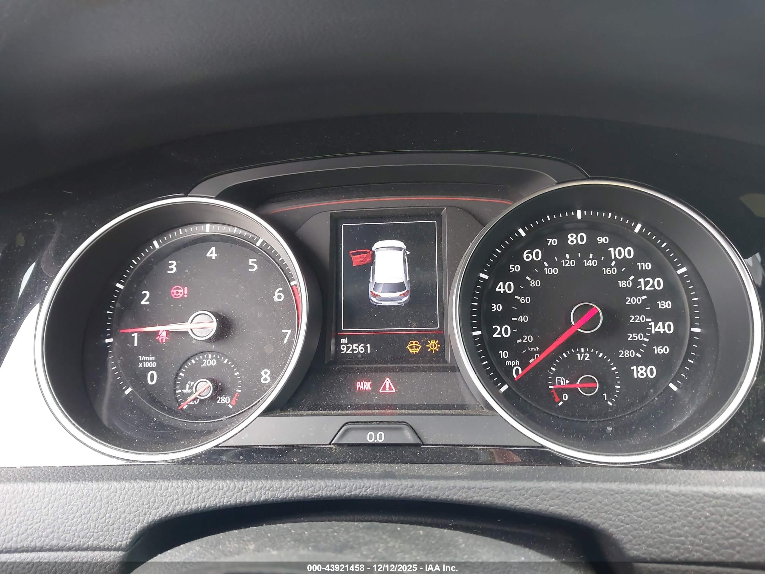 VOLKSWAGEN GOLF image 7