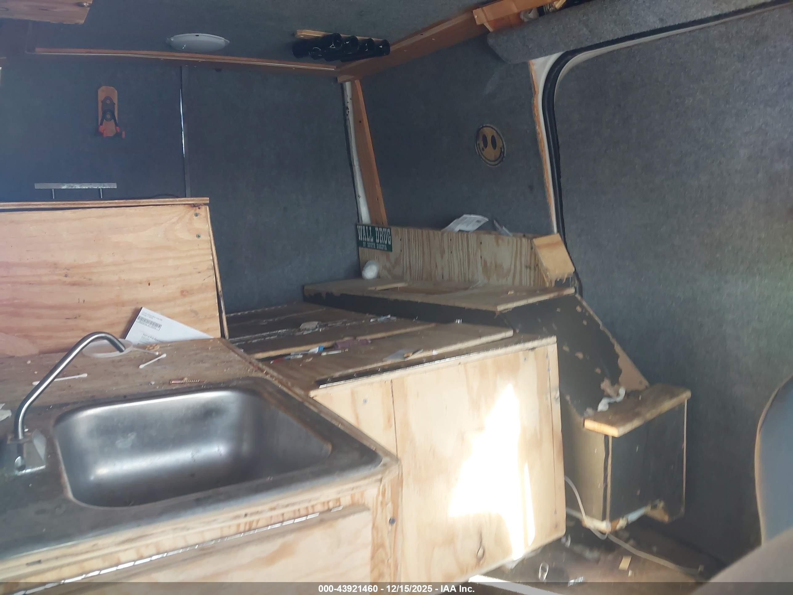 FORD TRANSIT image 8