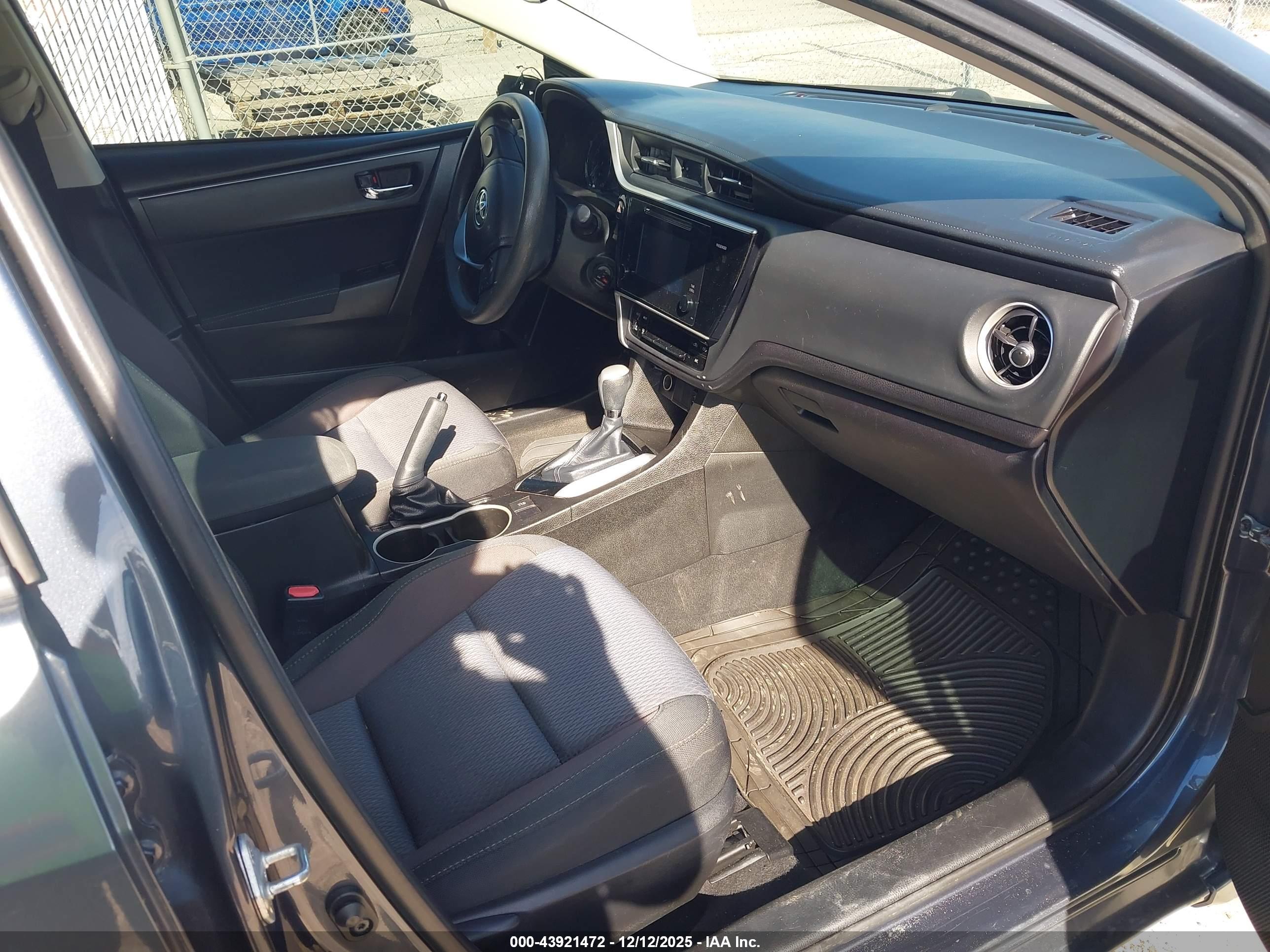 TOYOTA COROLLA image 5