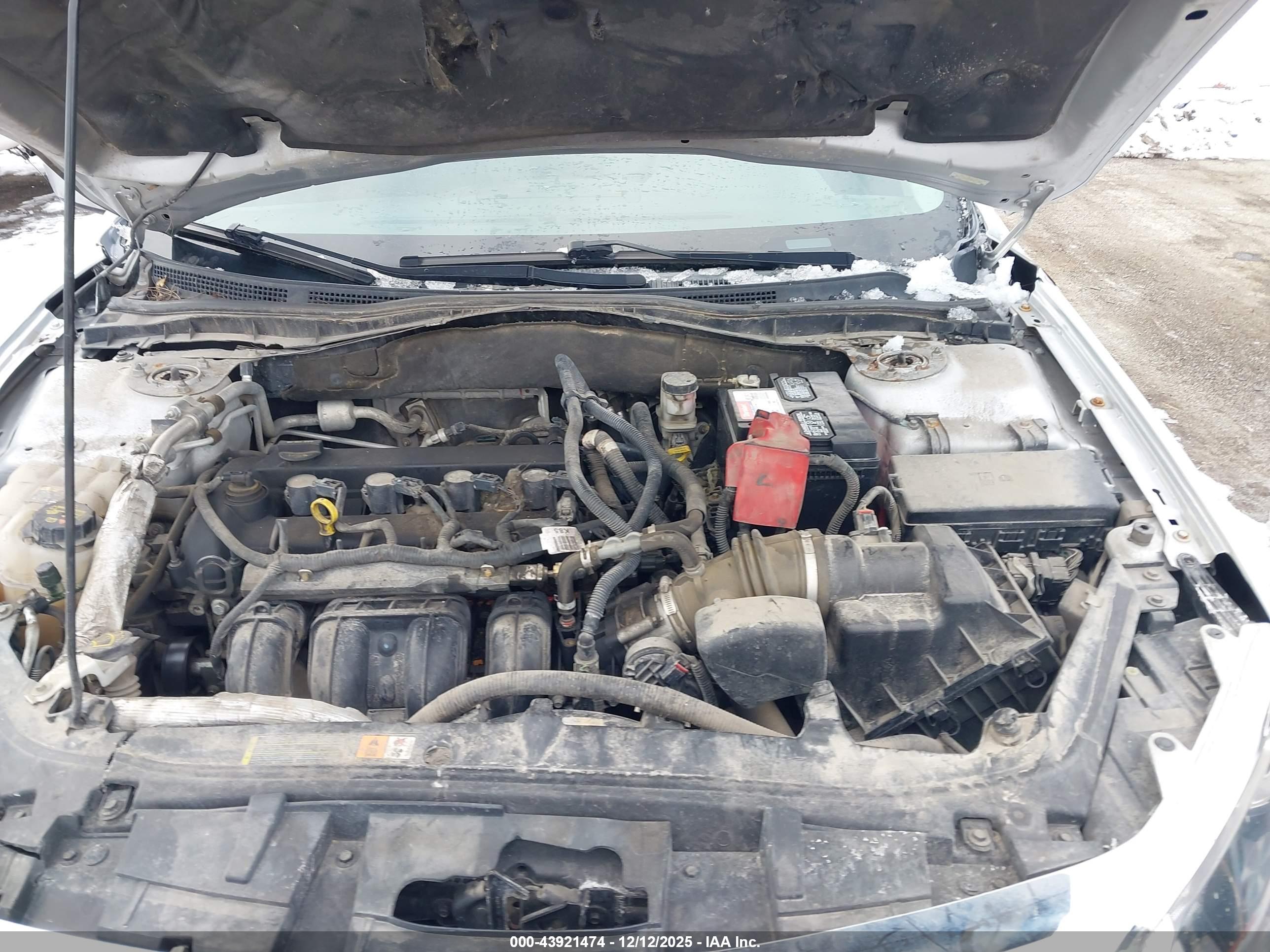 FORD FUSION image 10