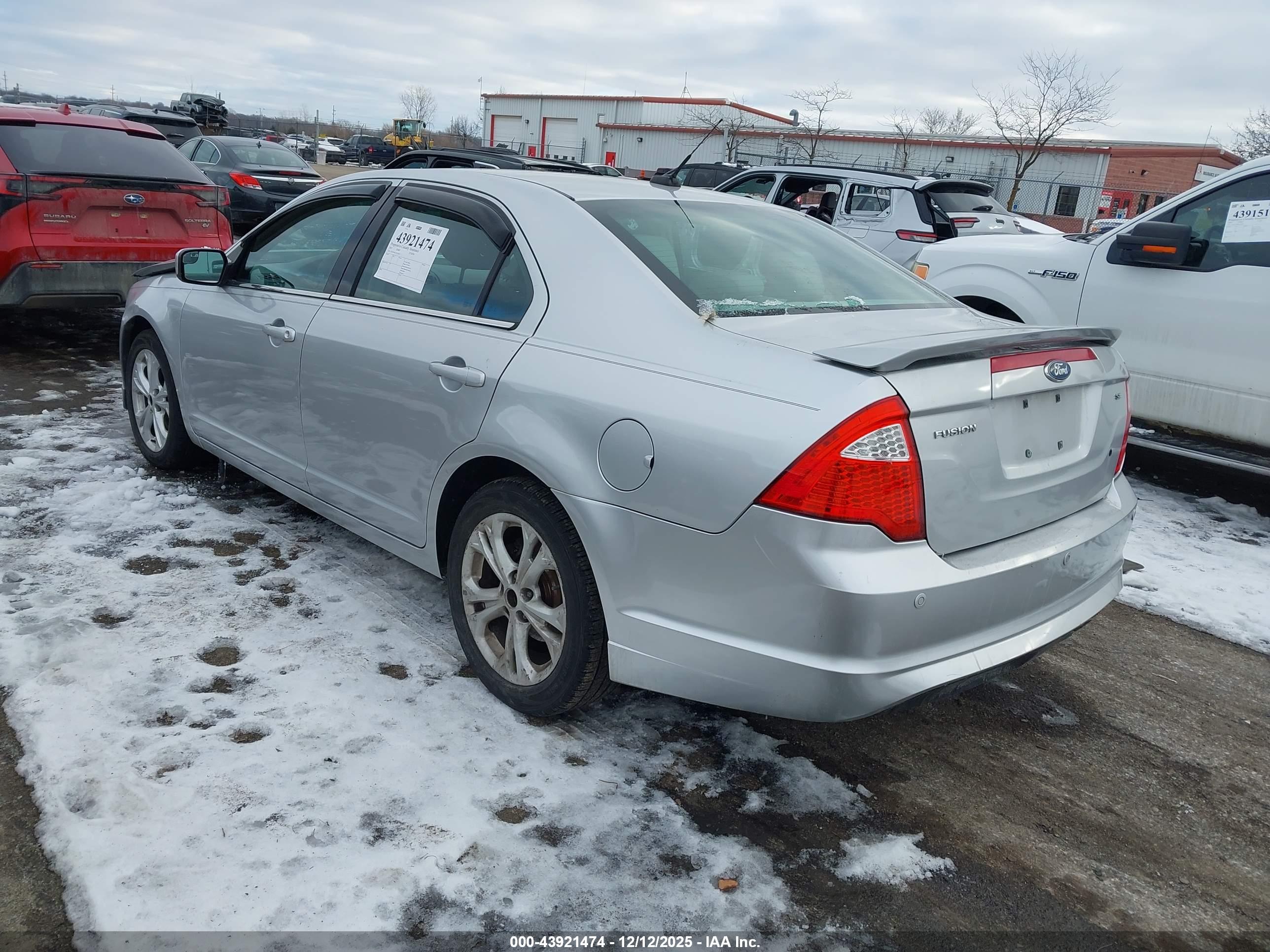 FORD FUSION image 3