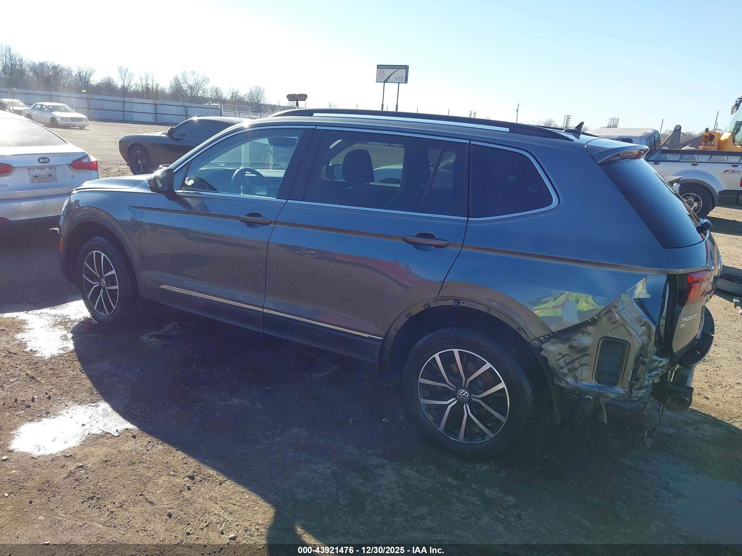 VOLKSWAGEN TIGUAN image 3