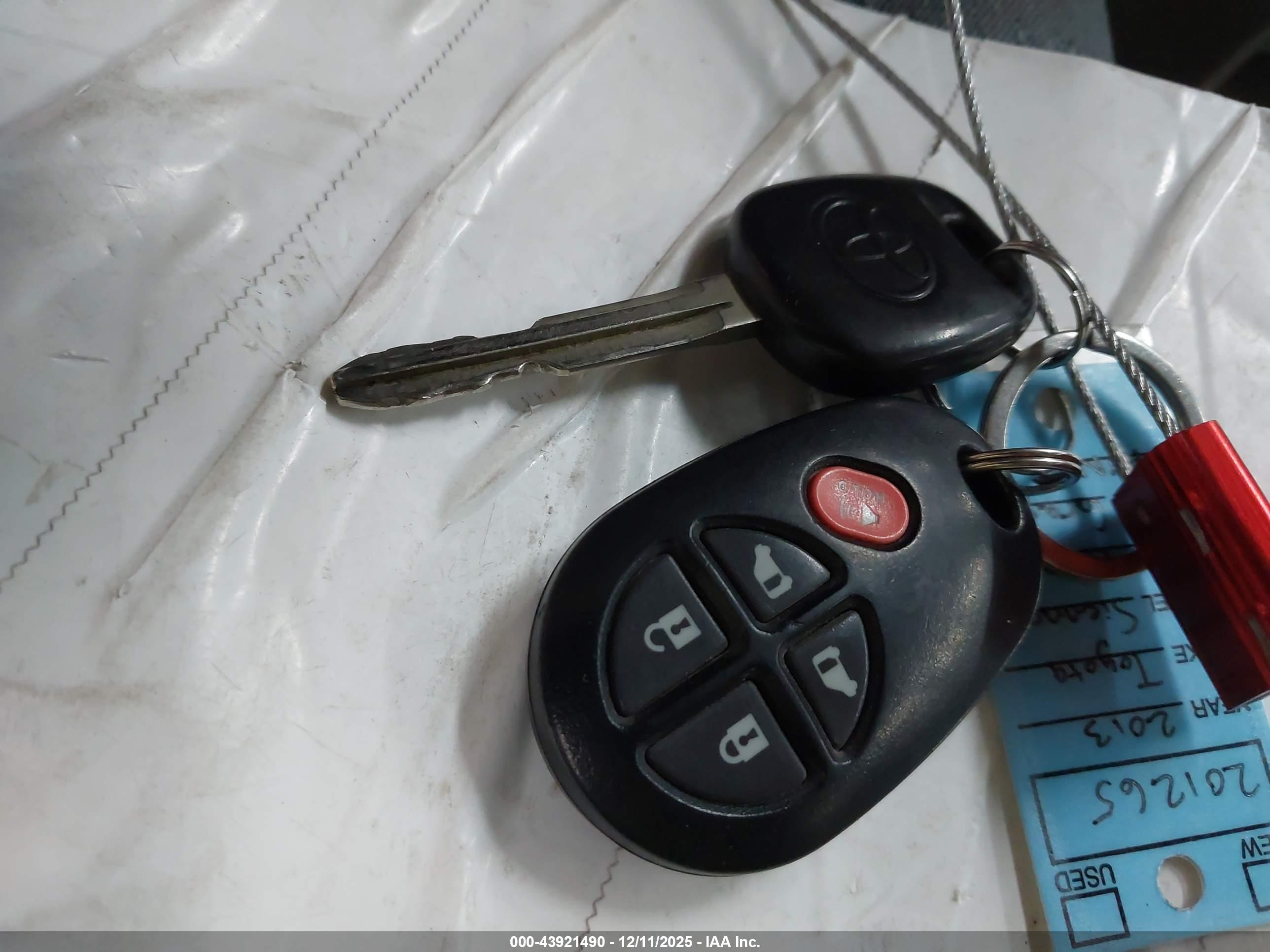 TOYOTA SIENNA image 11