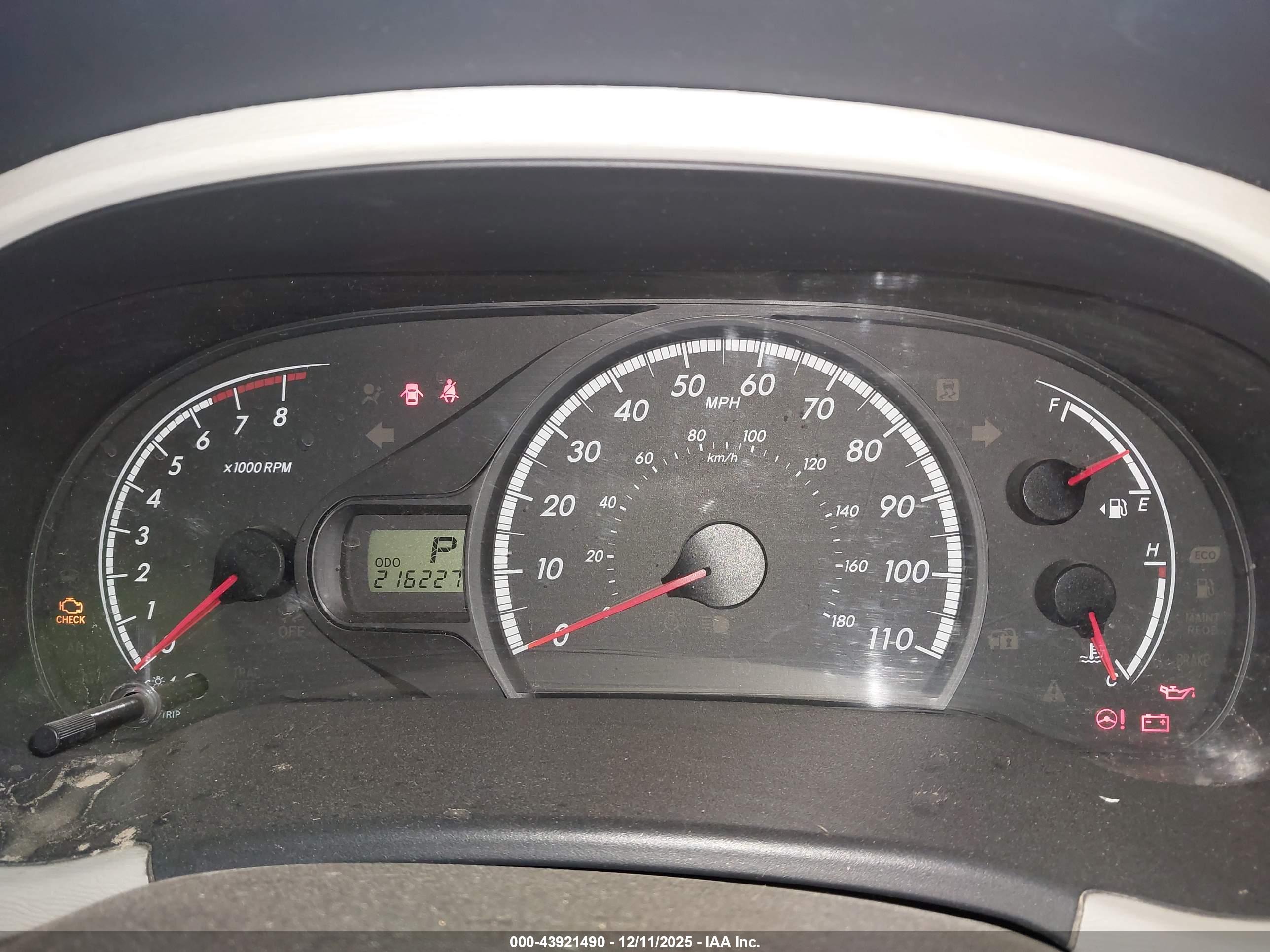 TOYOTA SIENNA image 7