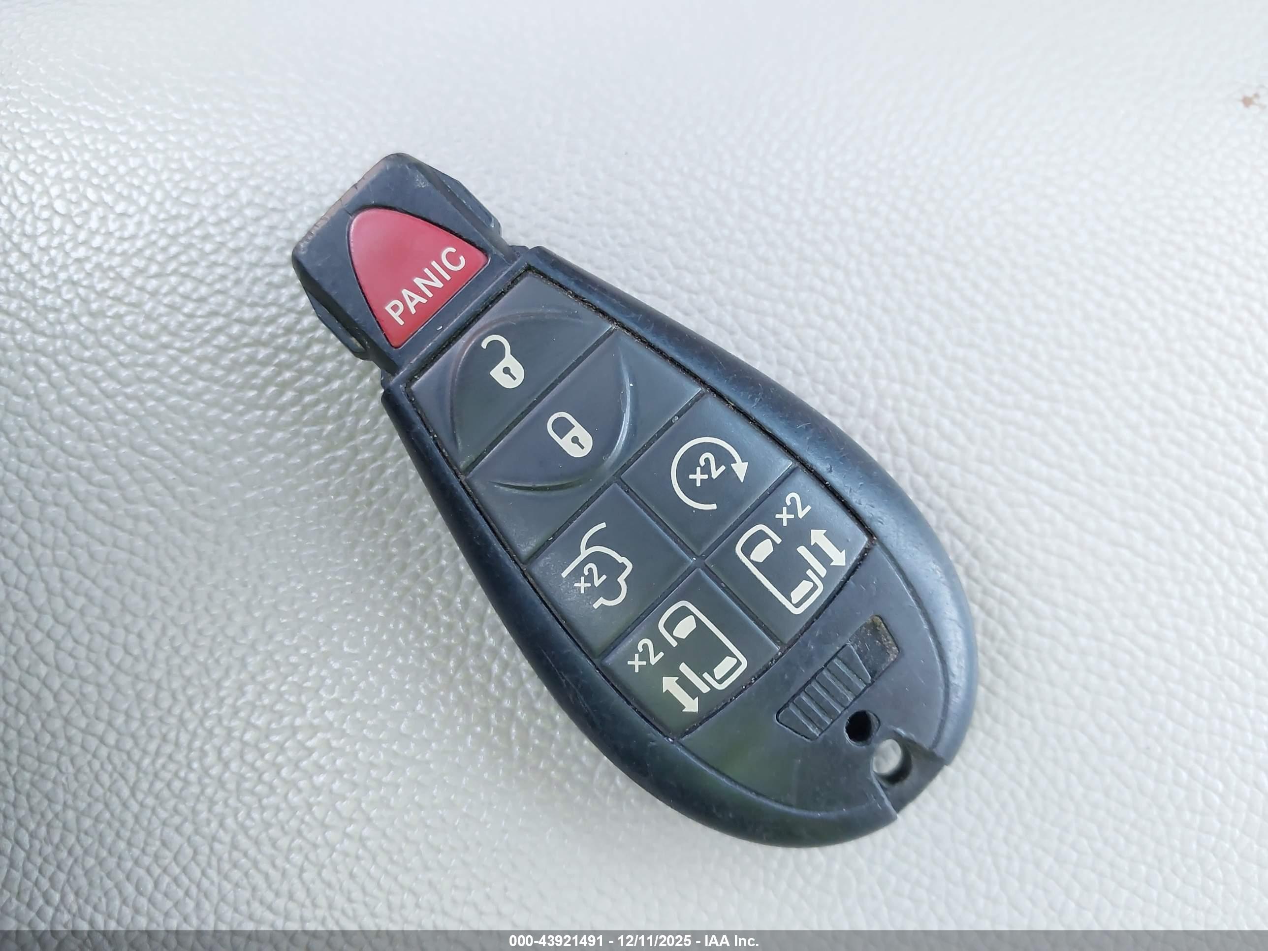 CHRYSLER TOWN image 11