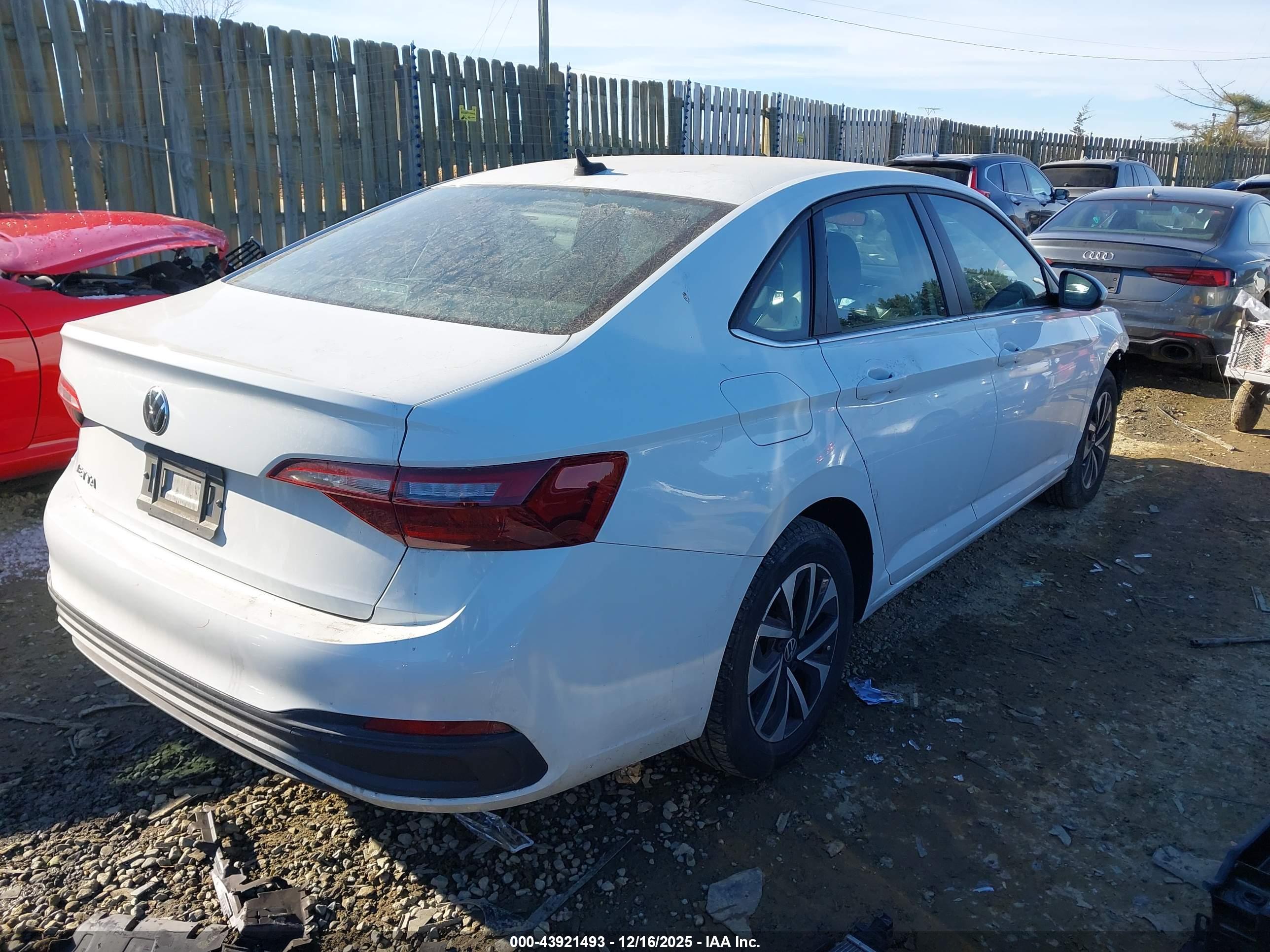VOLKSWAGEN JETTA image 4