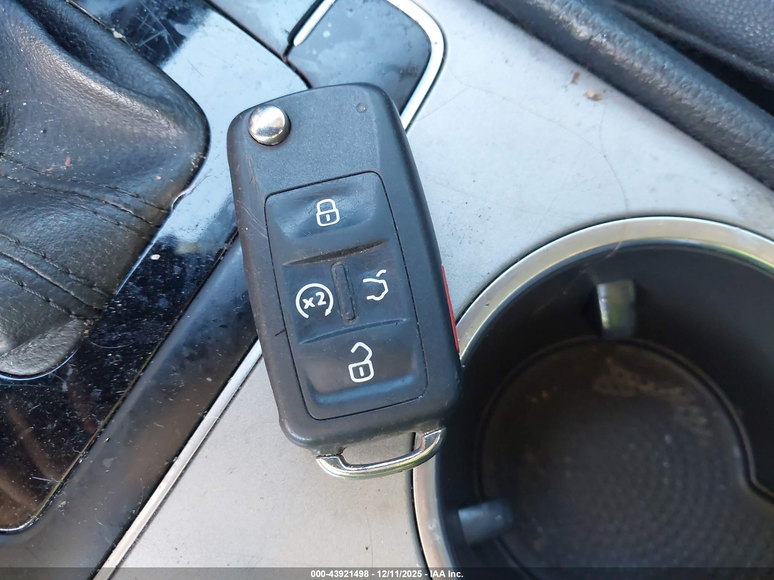 VOLKSWAGEN PASSAT image 11
