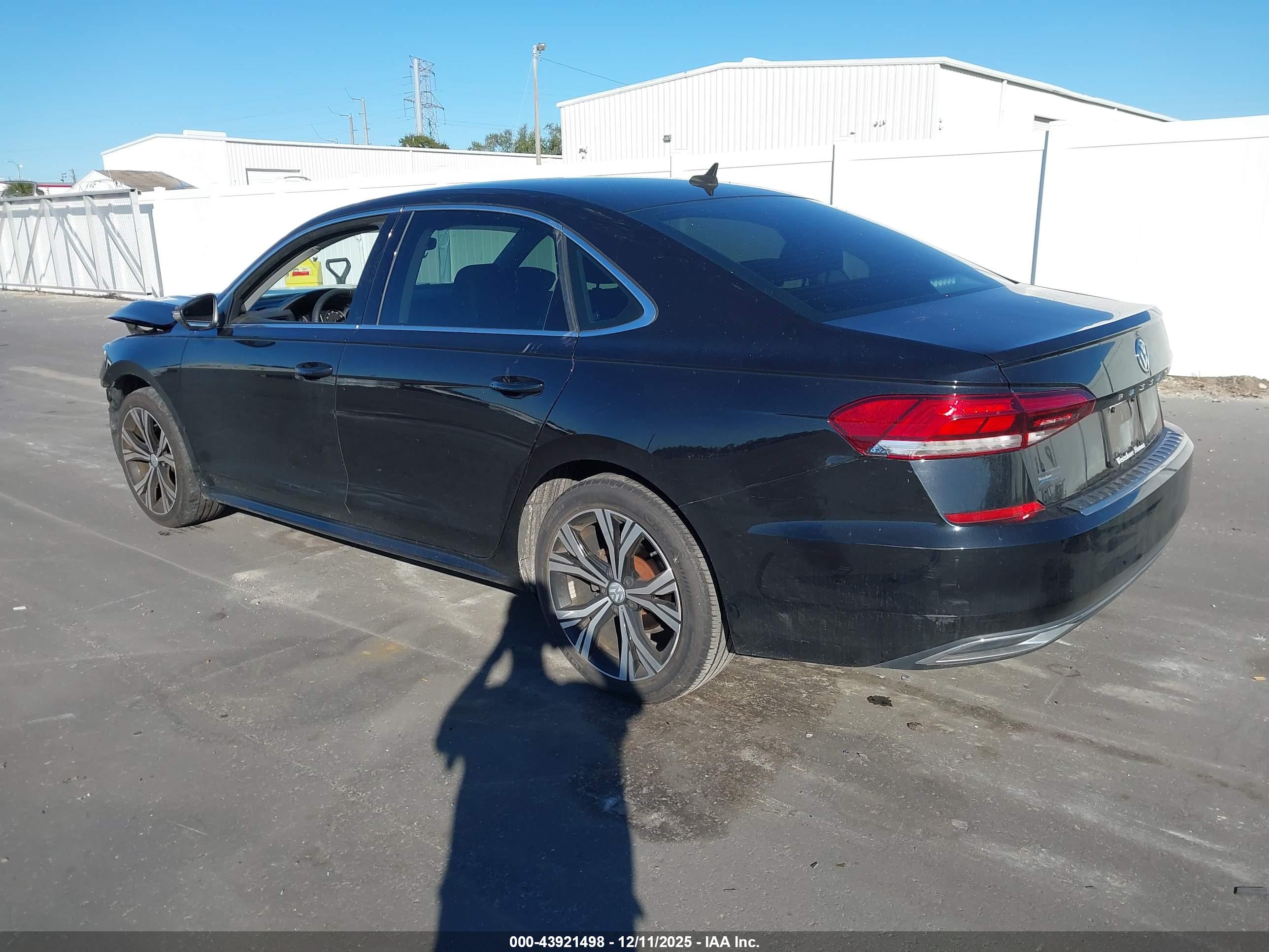 VOLKSWAGEN PASSAT image 3