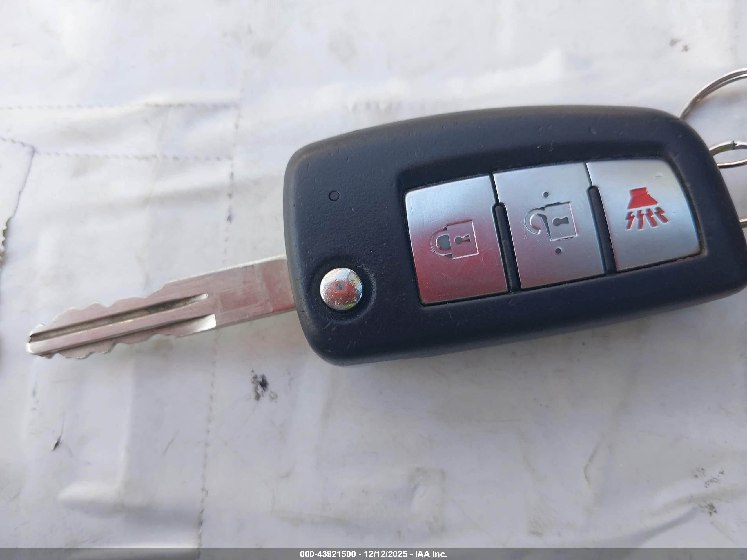 NISSAN ROGUE image 11