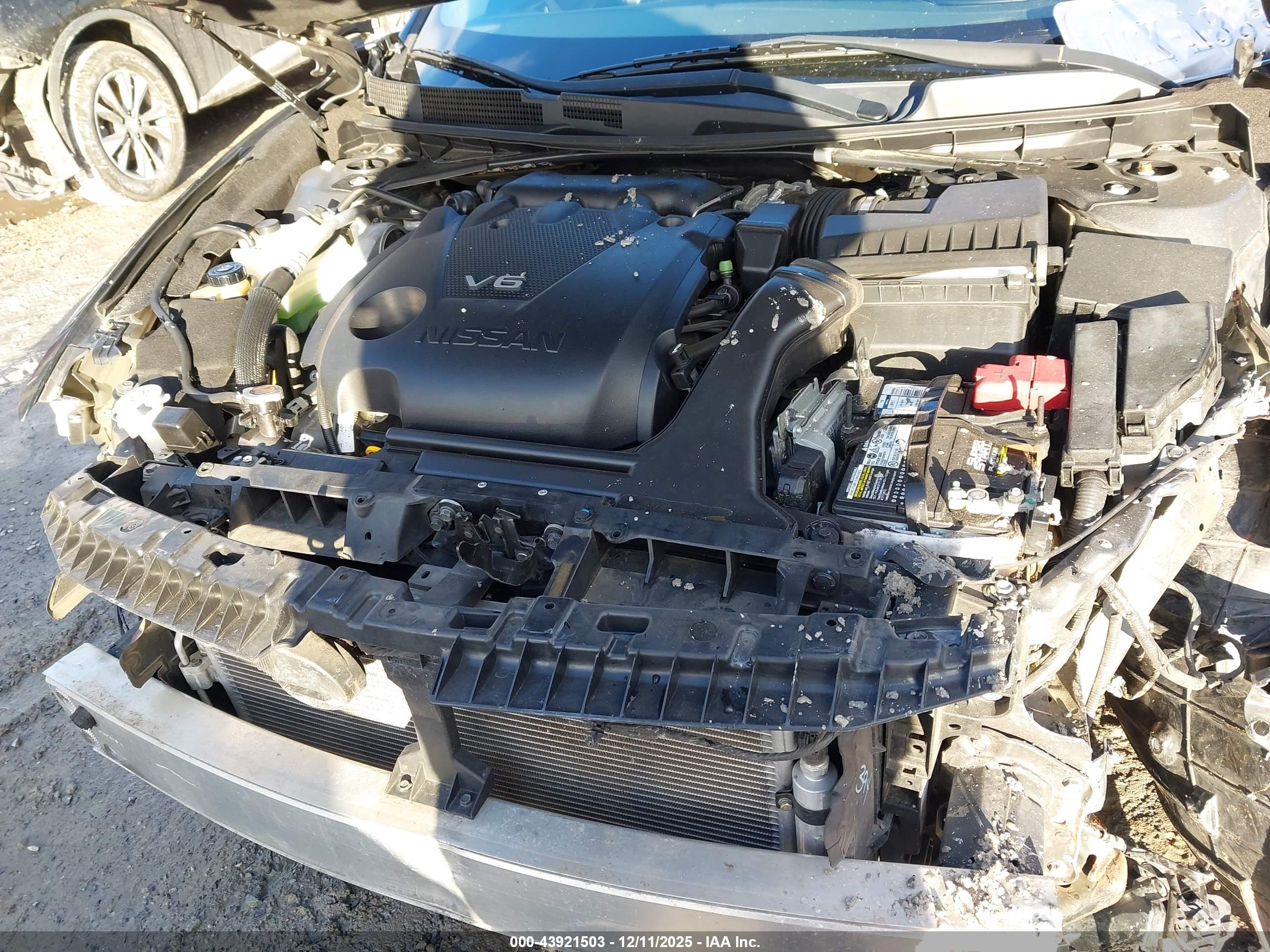 NISSAN MAXIMA image 10