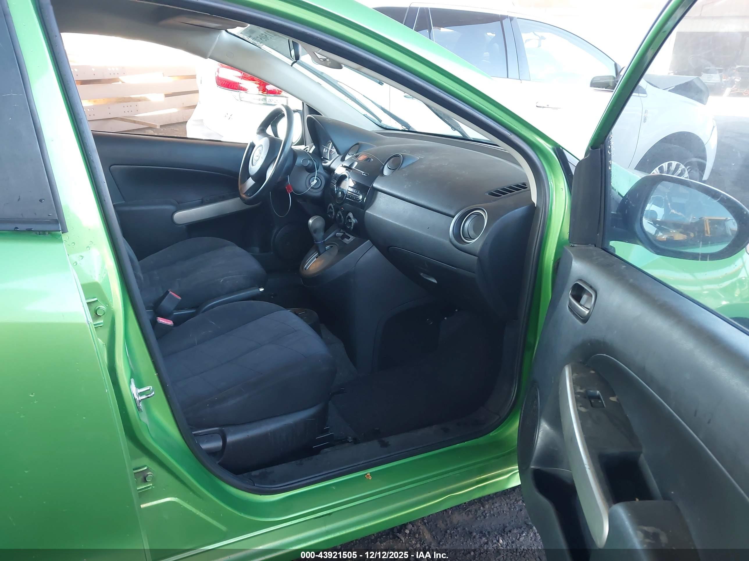 MAZDA MAZDA2 image 5