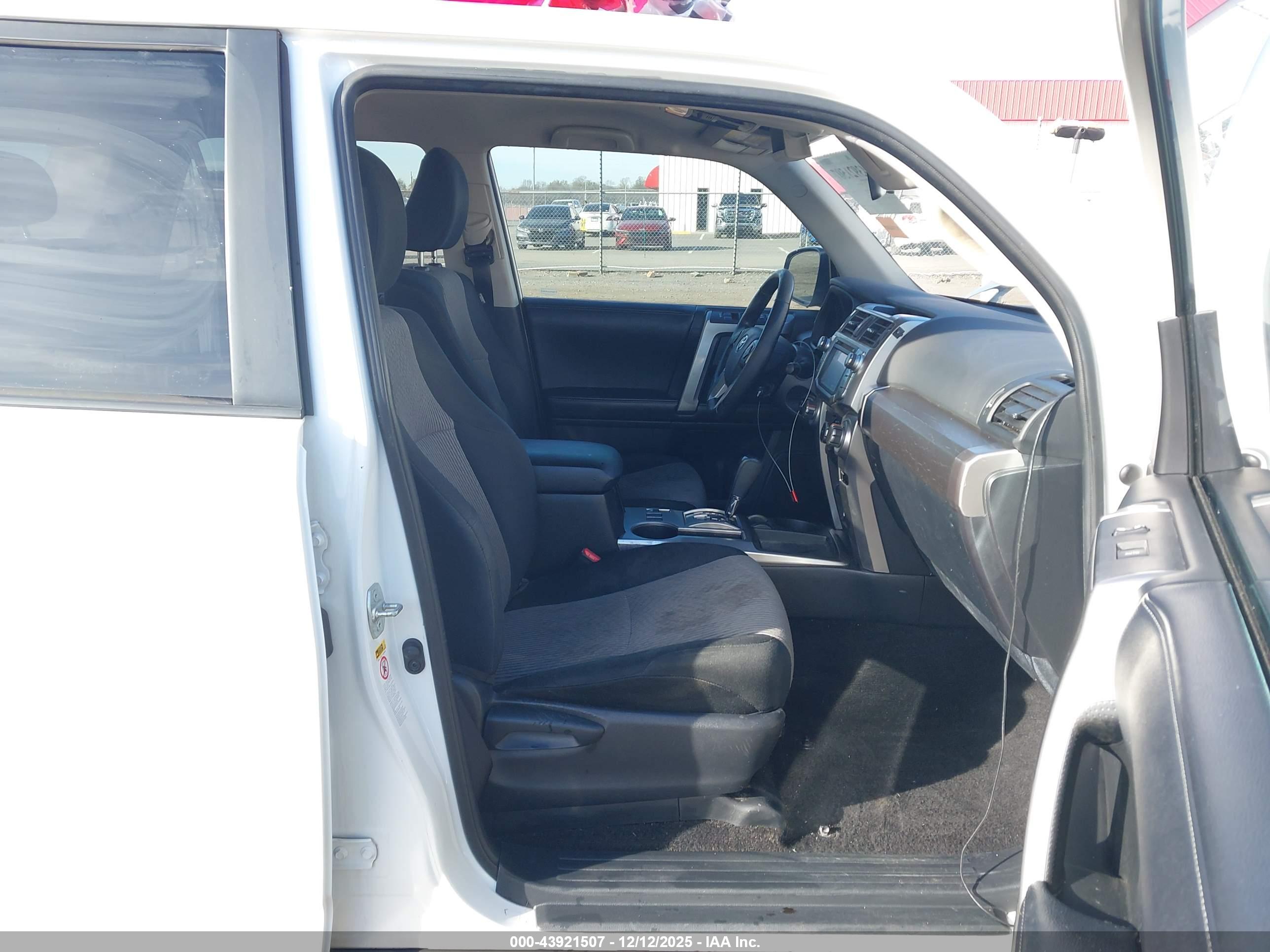 TOYOTA 4RUNNER image 5