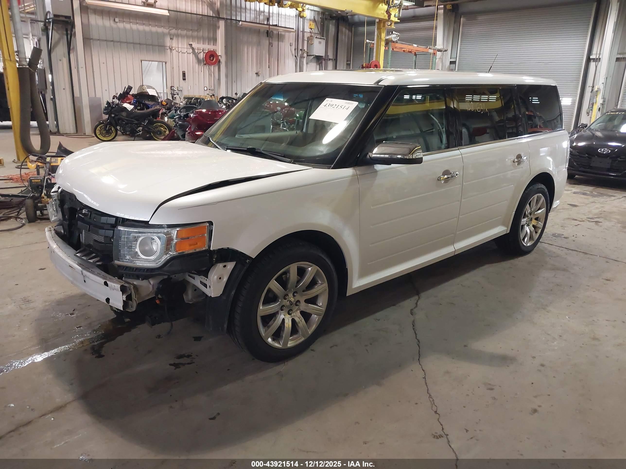 FORD FLEX image 2