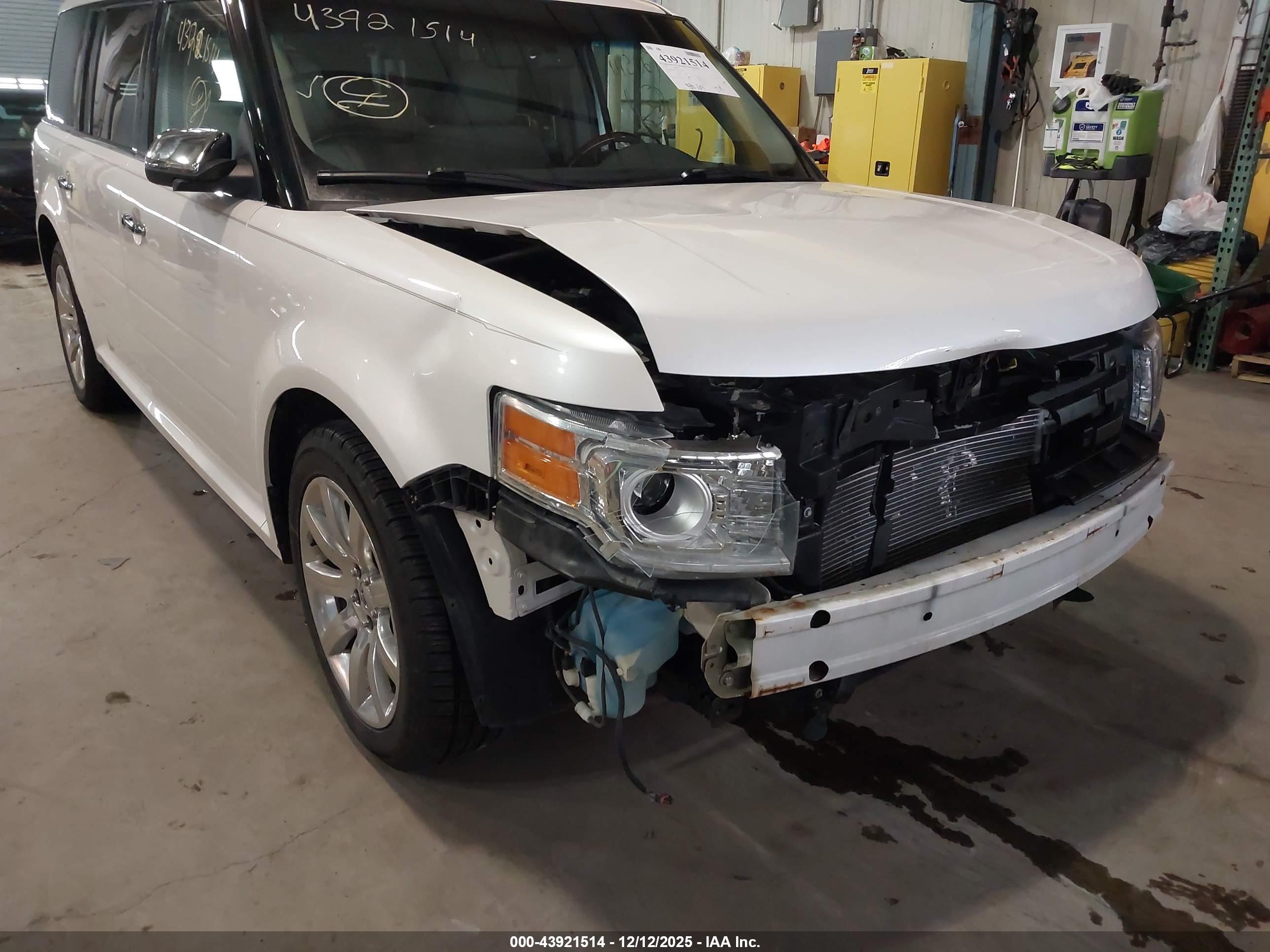 FORD FLEX image 6