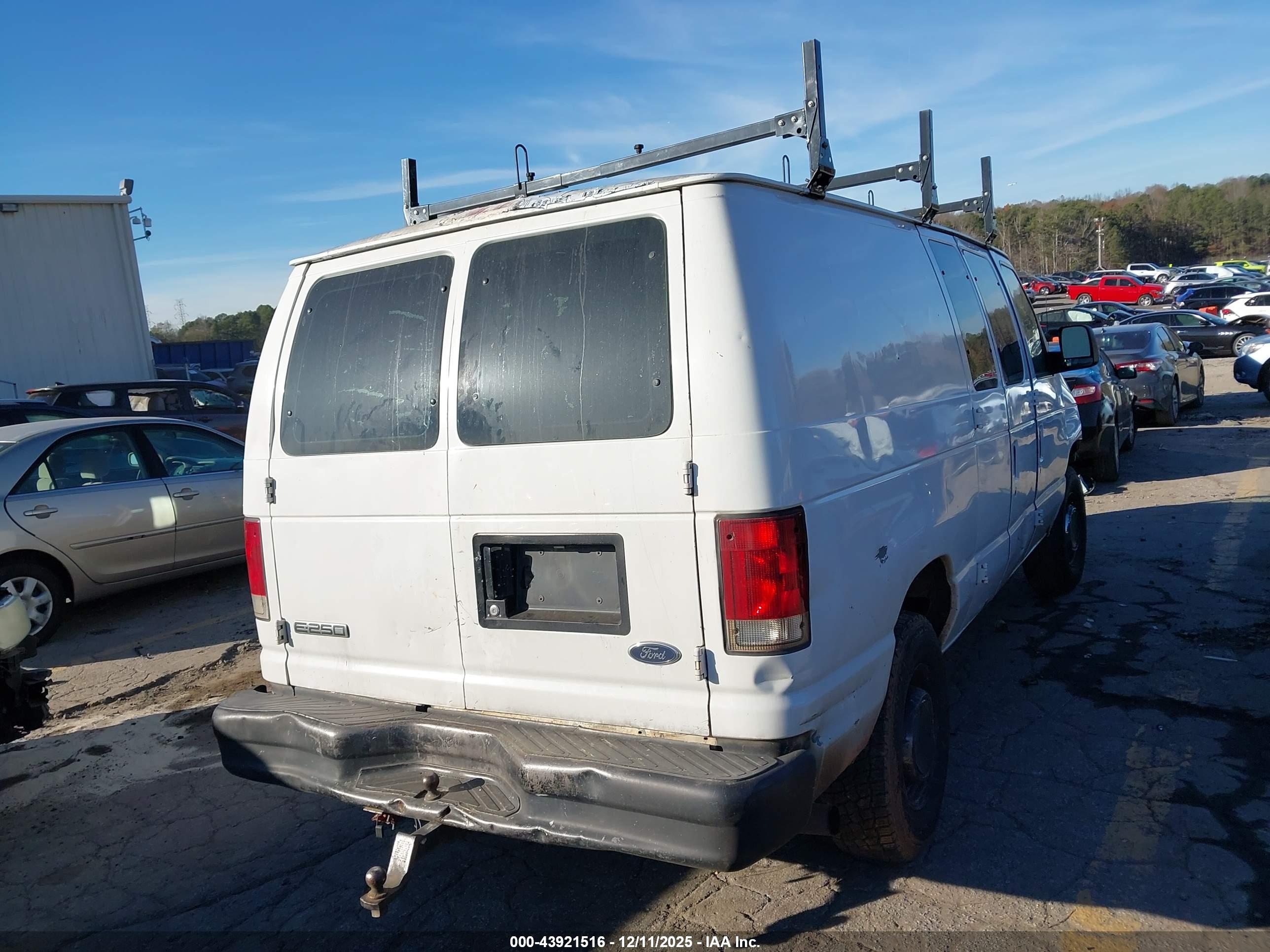 FORD E-250 image 4