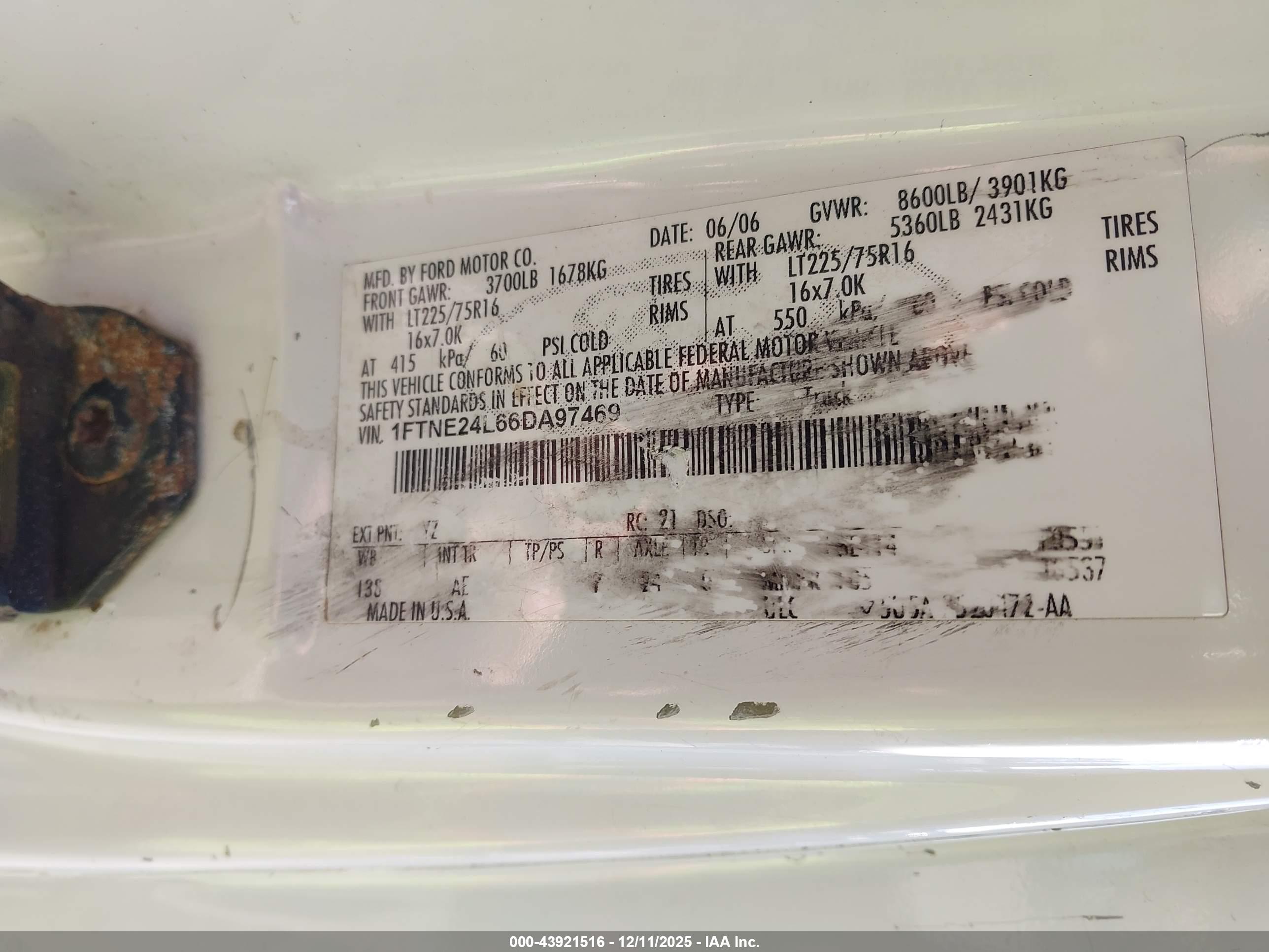 FORD E-250 image 9