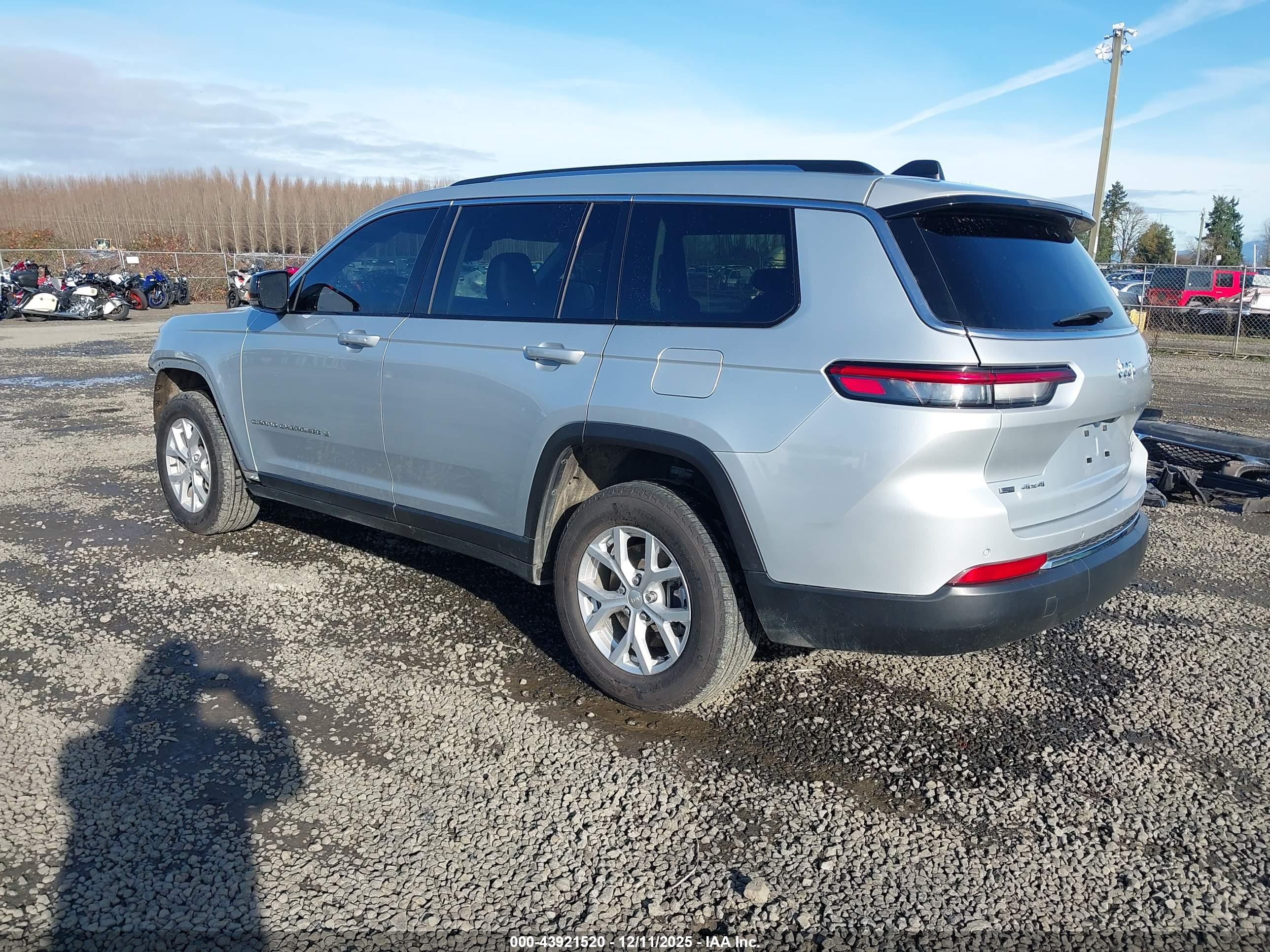 JEEP GRAND image 3