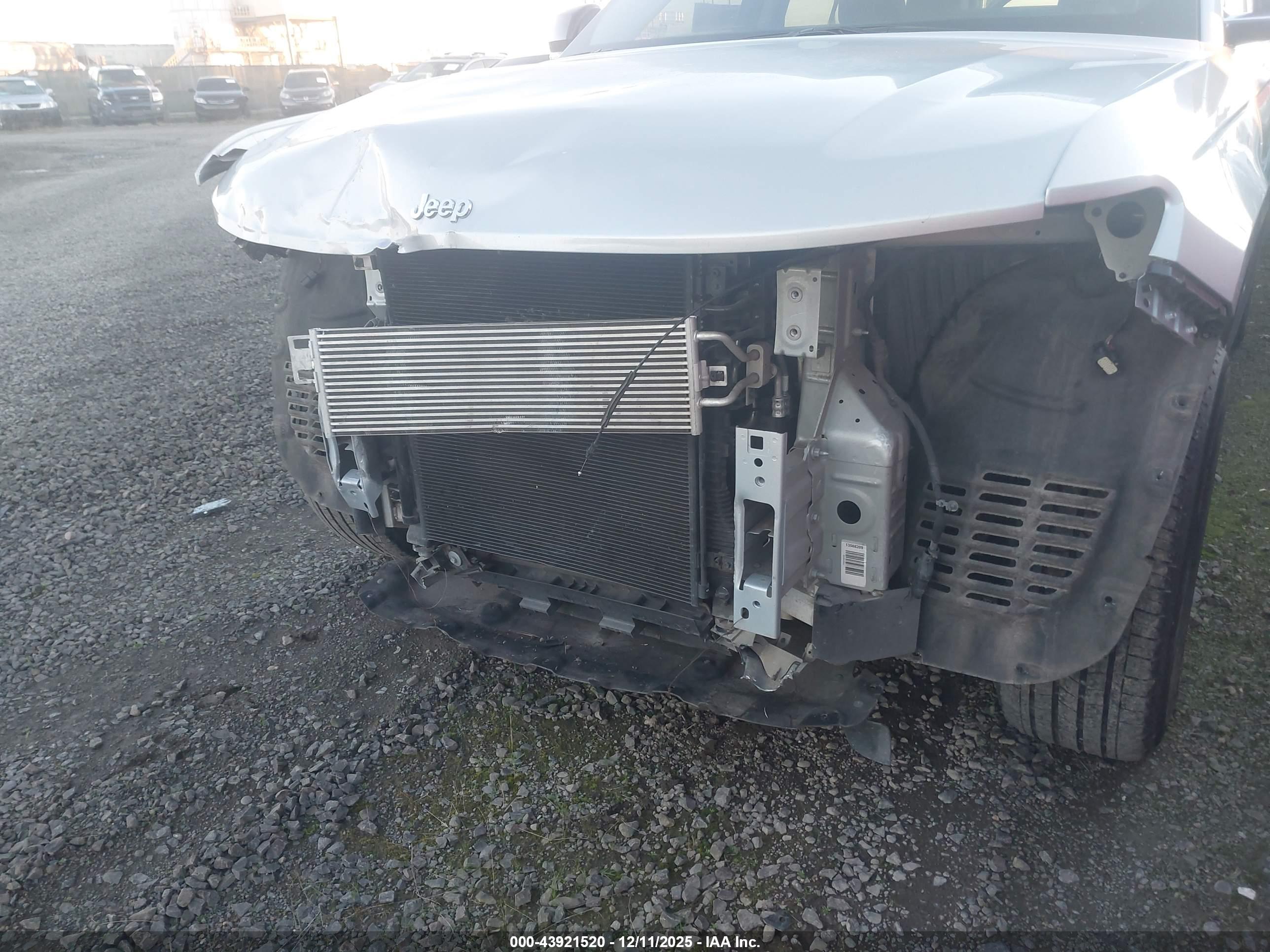 JEEP GRAND image 6