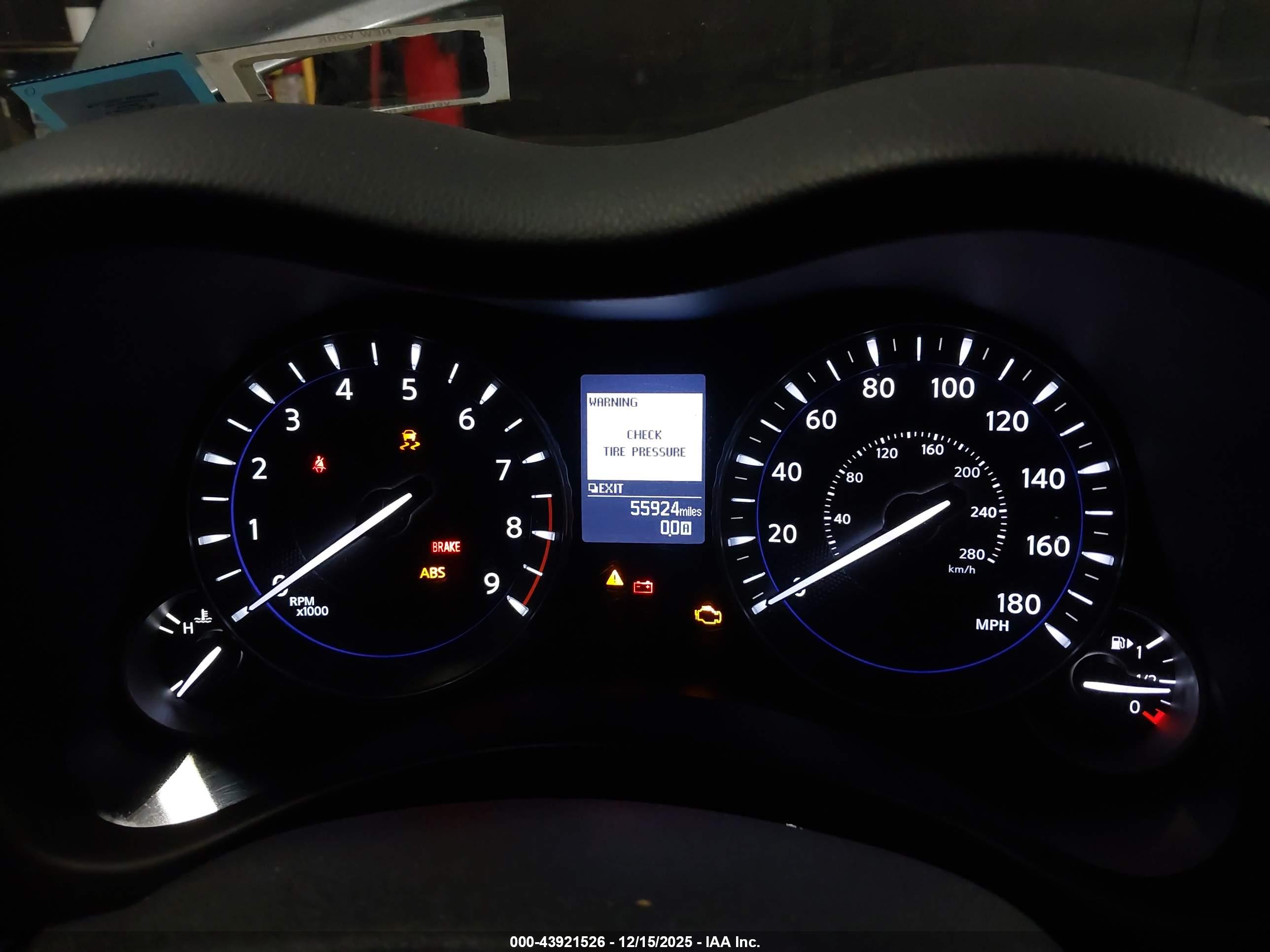 INFINITI Q70L image 7