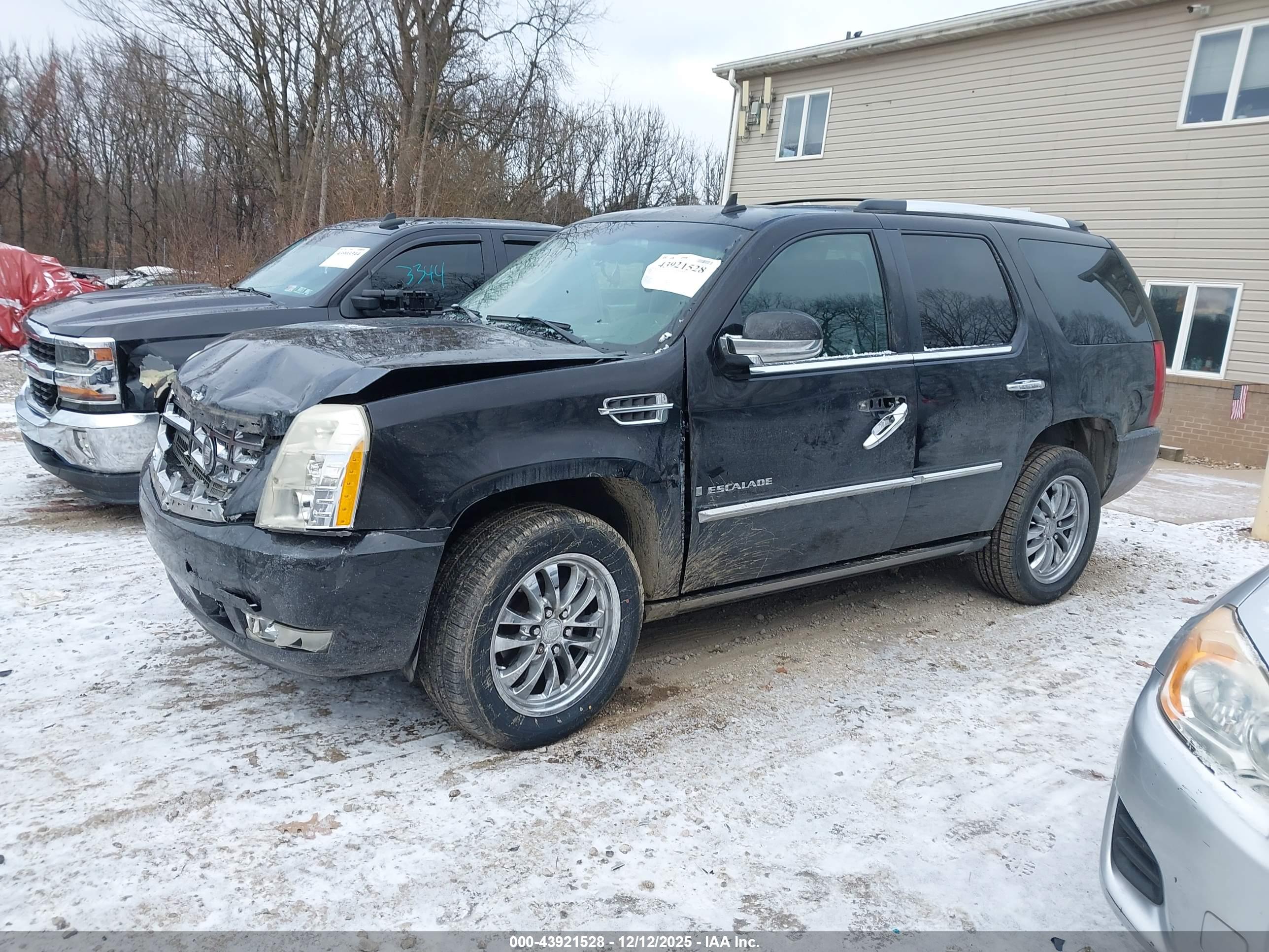 CADILLAC ESCALADE image 2