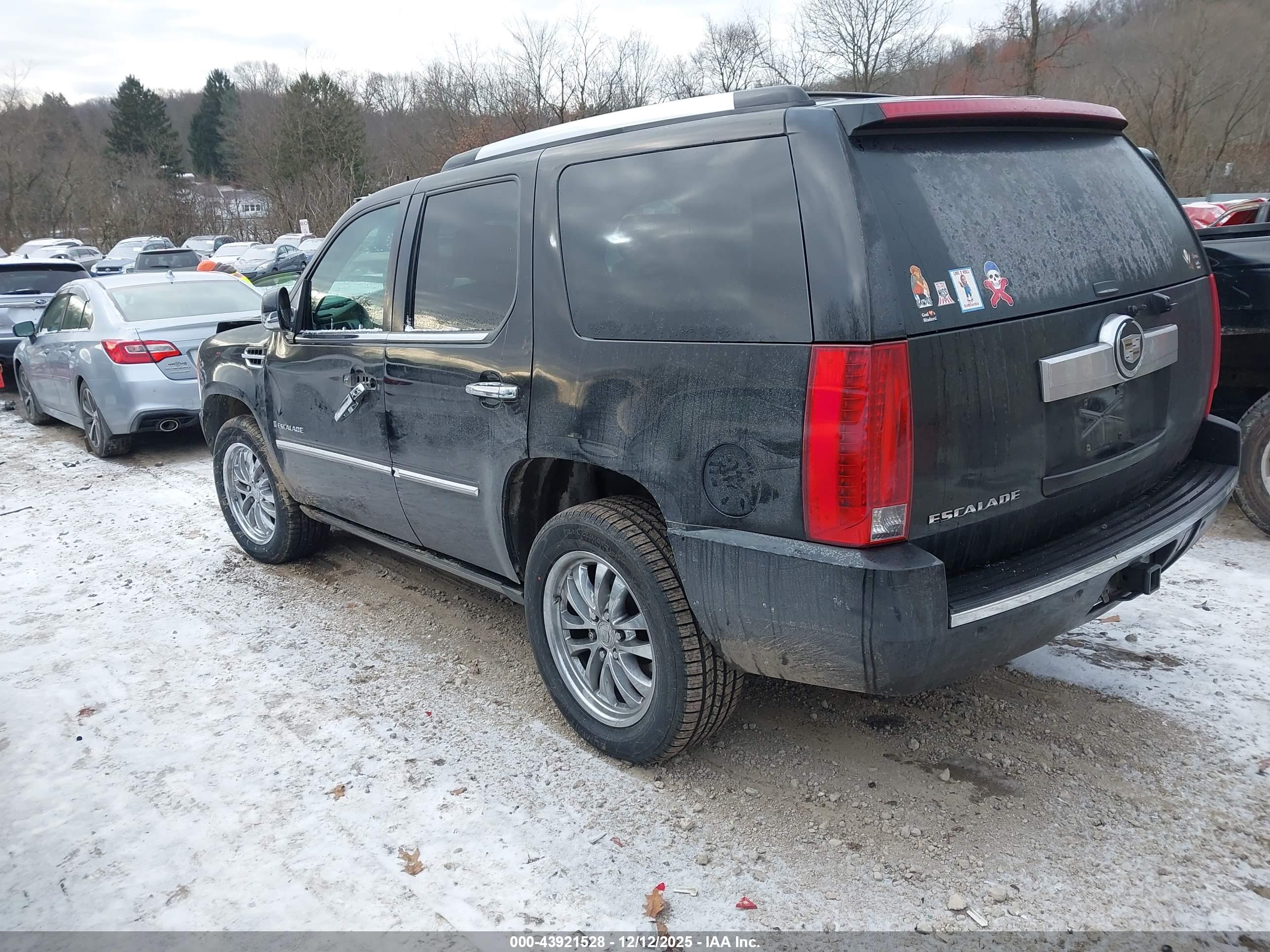 CADILLAC ESCALADE image 3