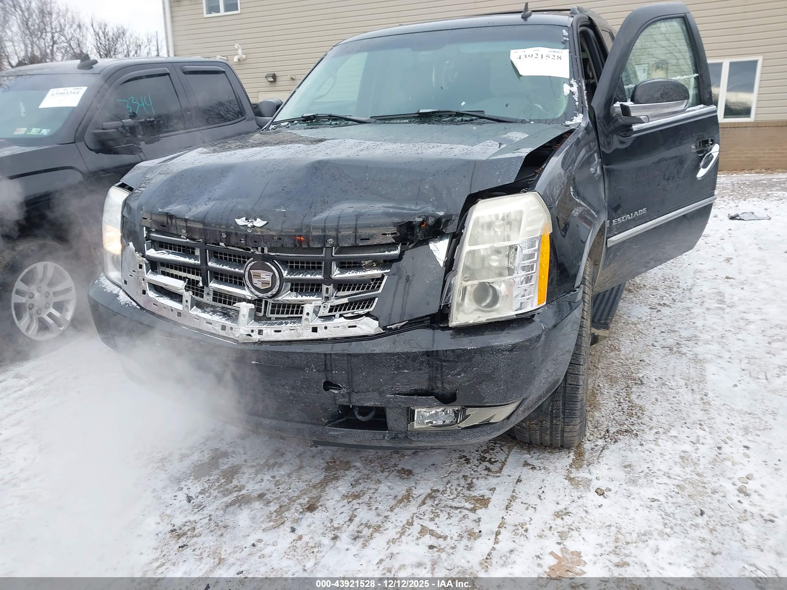 CADILLAC ESCALADE image 6