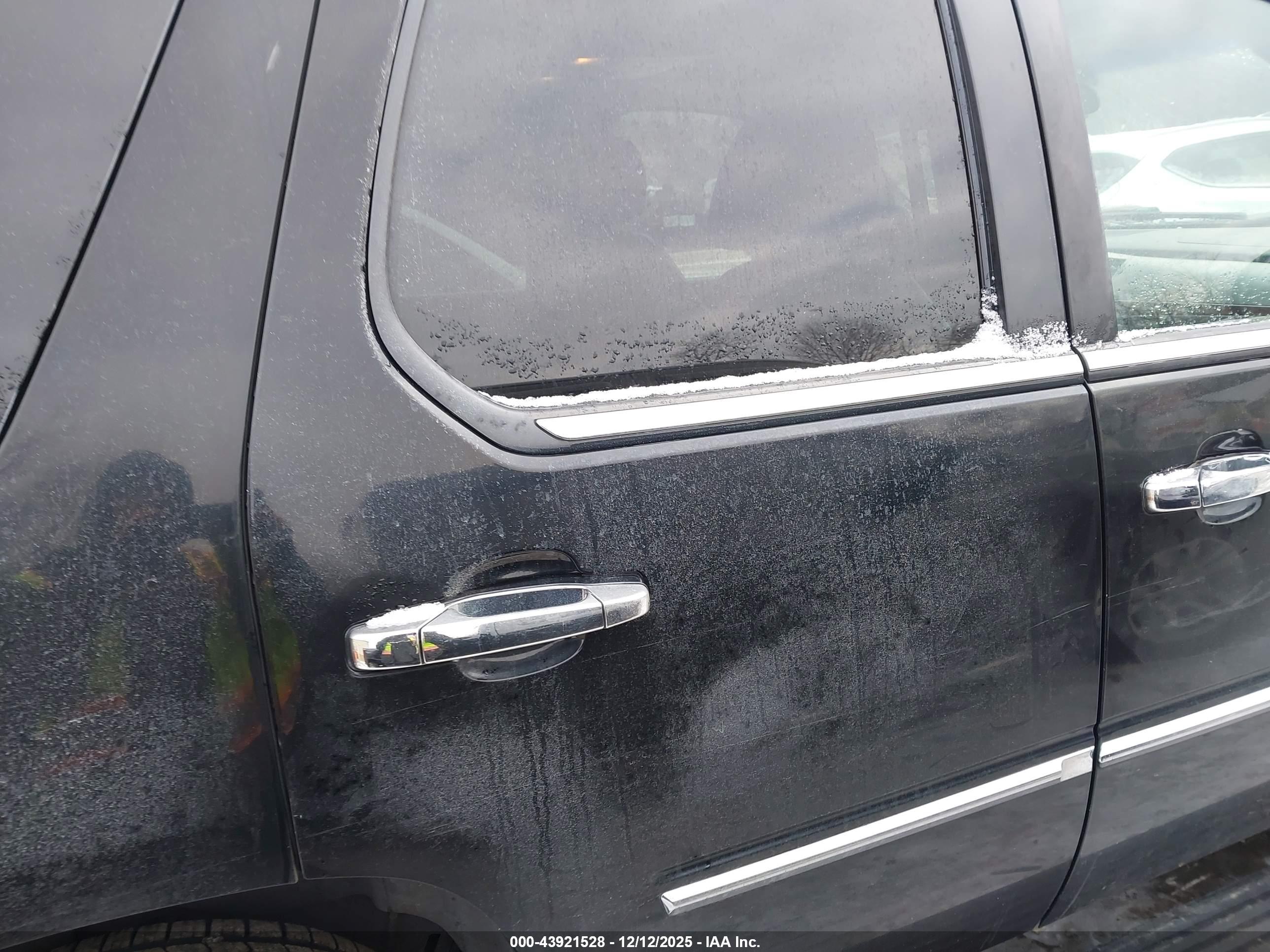 CADILLAC ESCALADE image 8