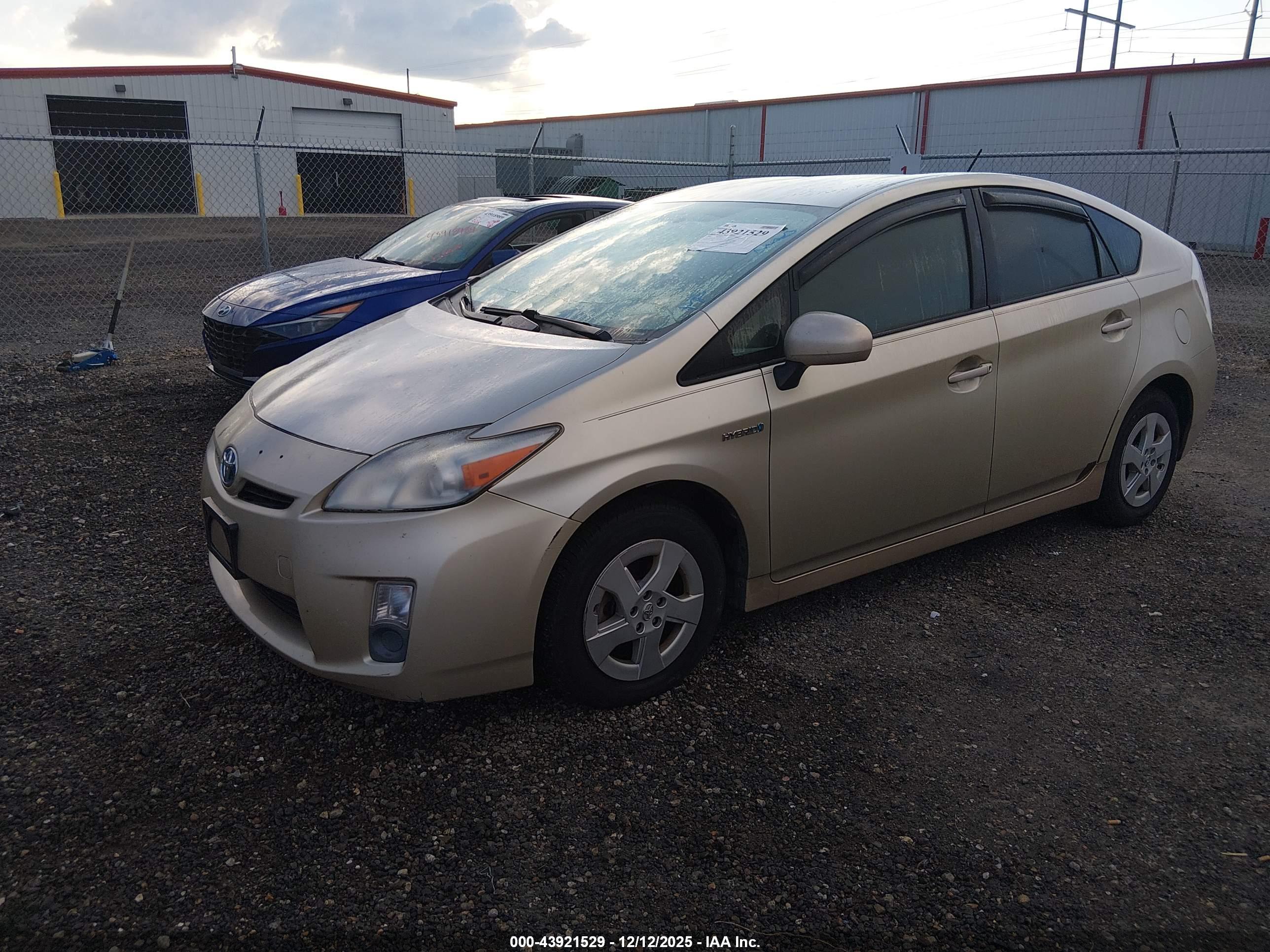 TOYOTA PRIUS image 2