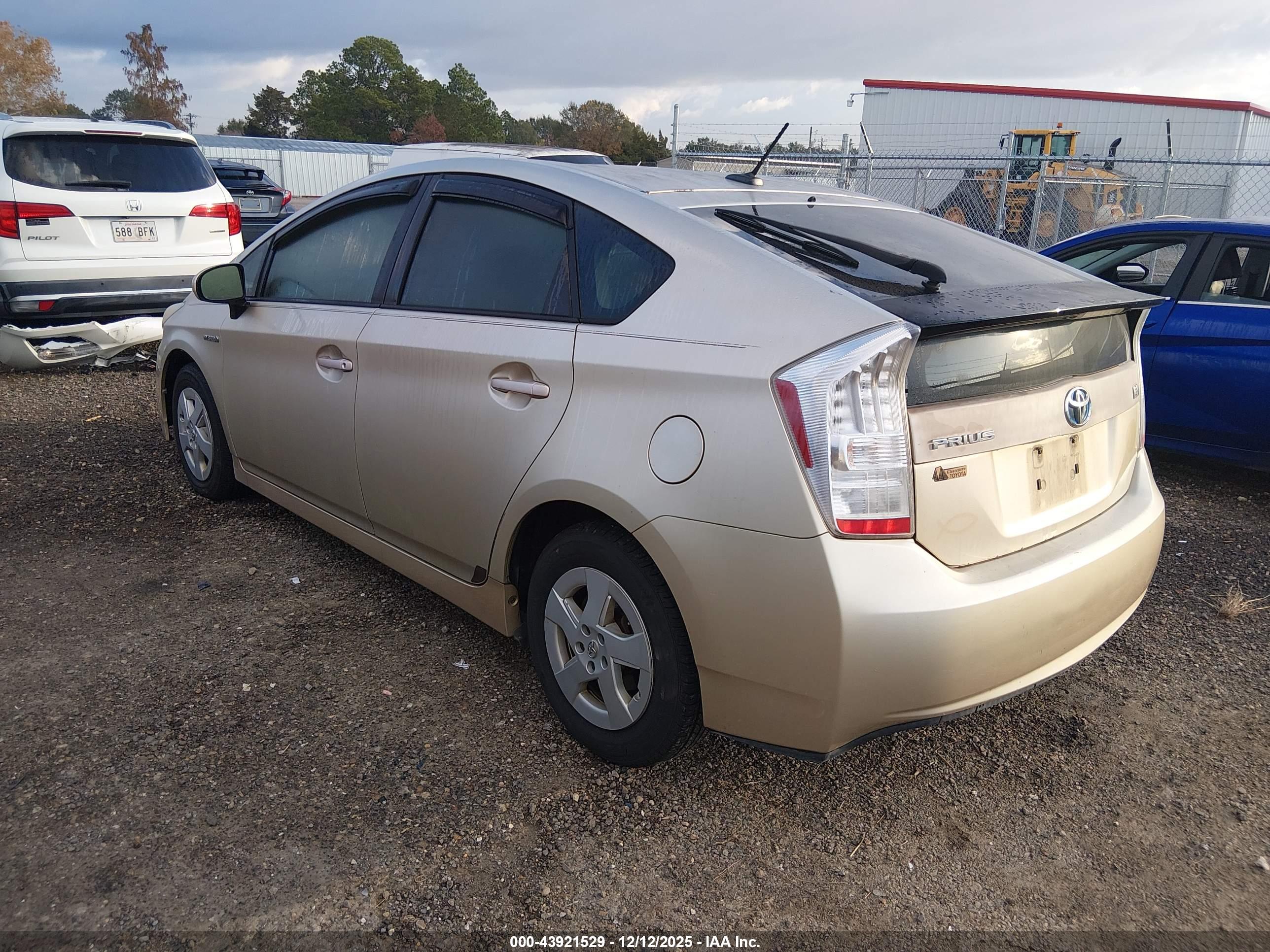 TOYOTA PRIUS image 3