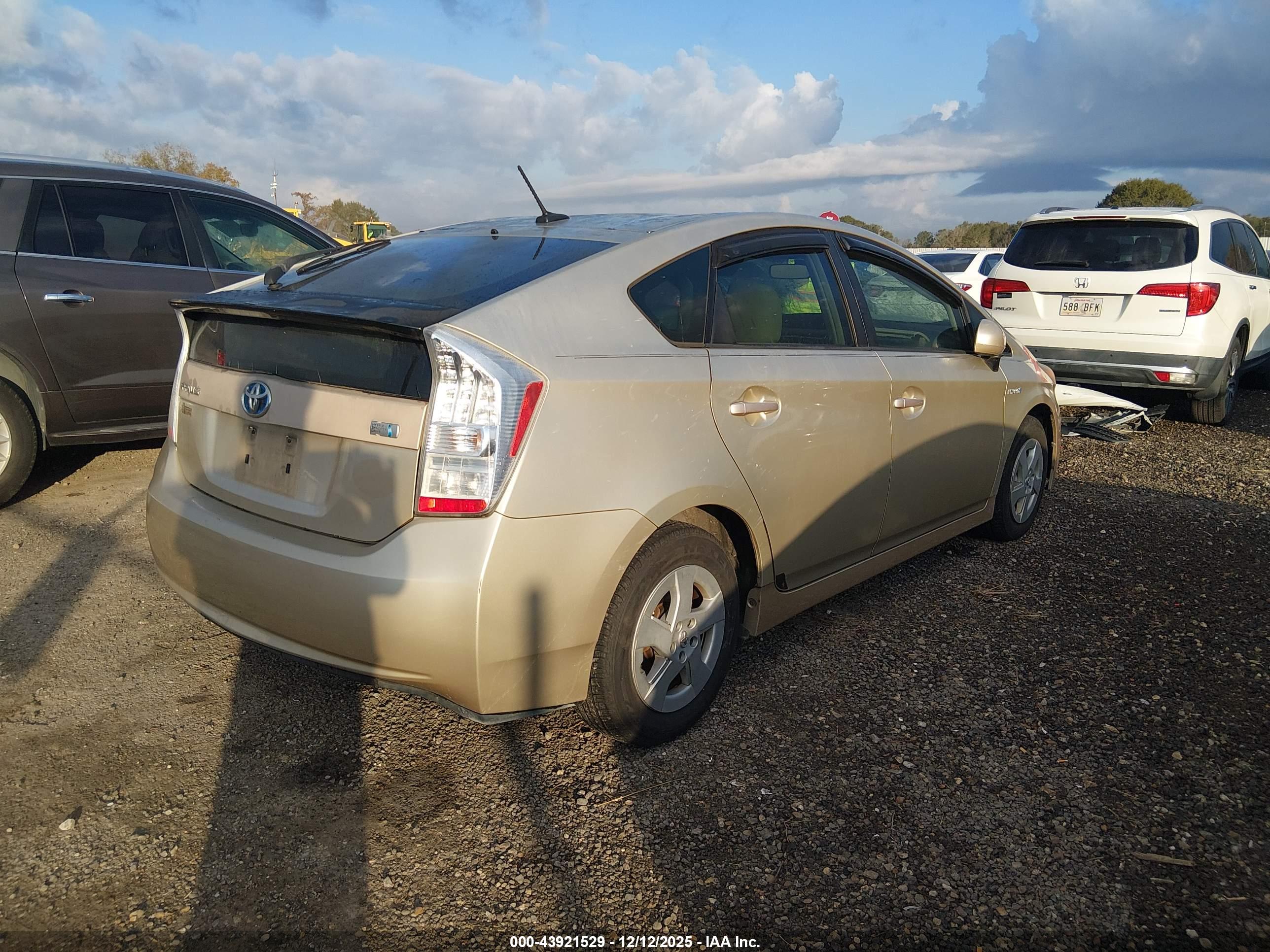 TOYOTA PRIUS image 4