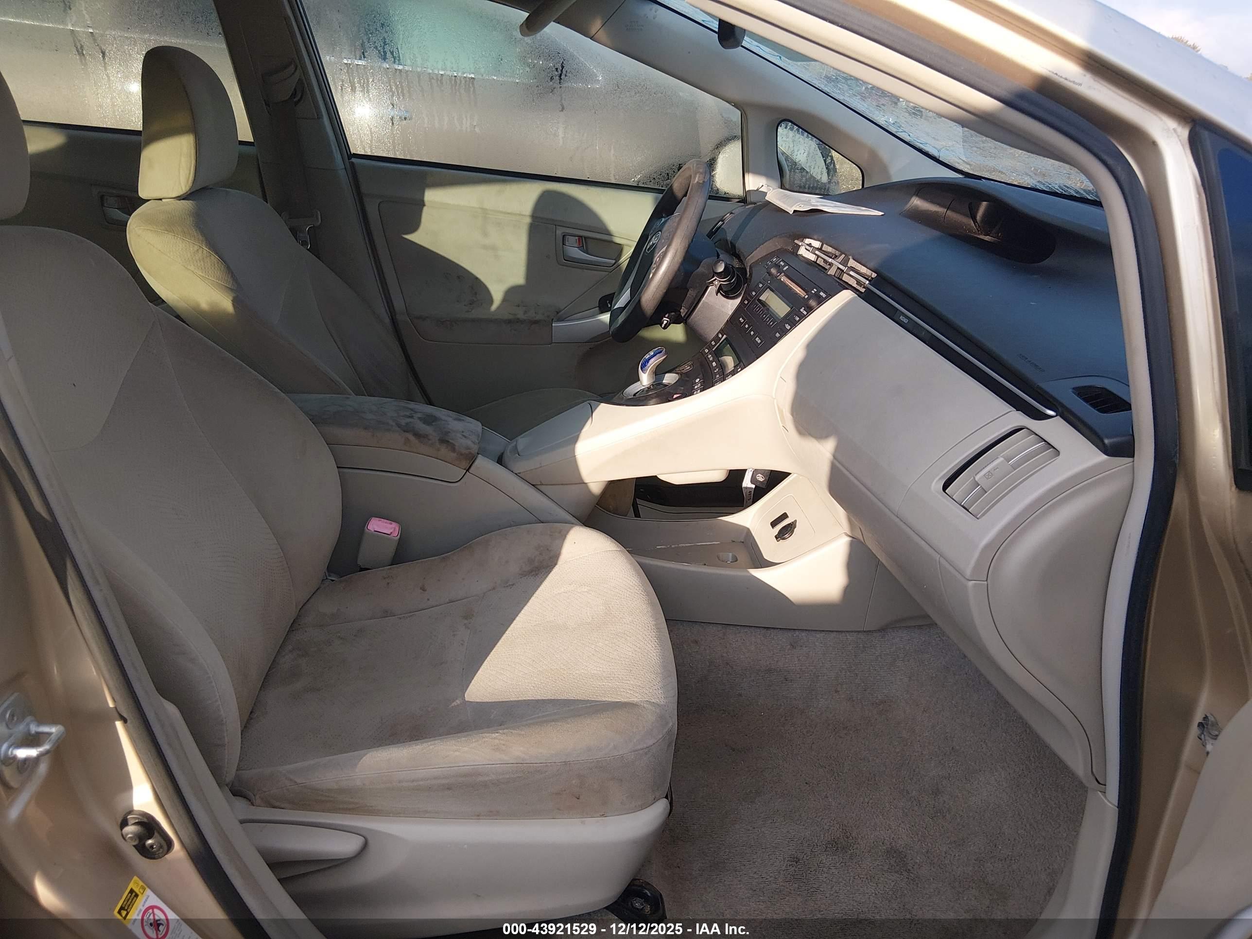 TOYOTA PRIUS image 5