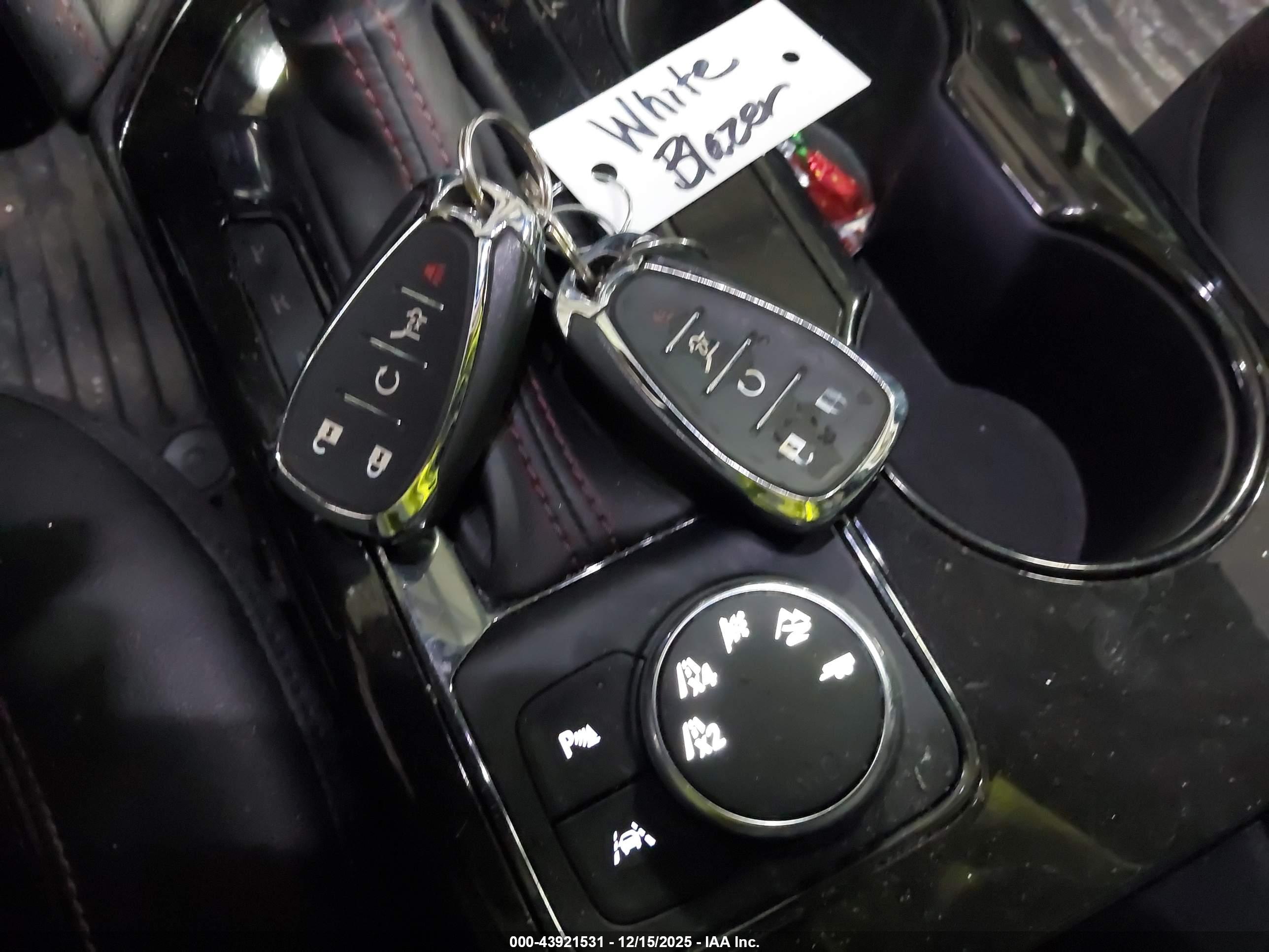 CHEVROLET BLAZER image 11