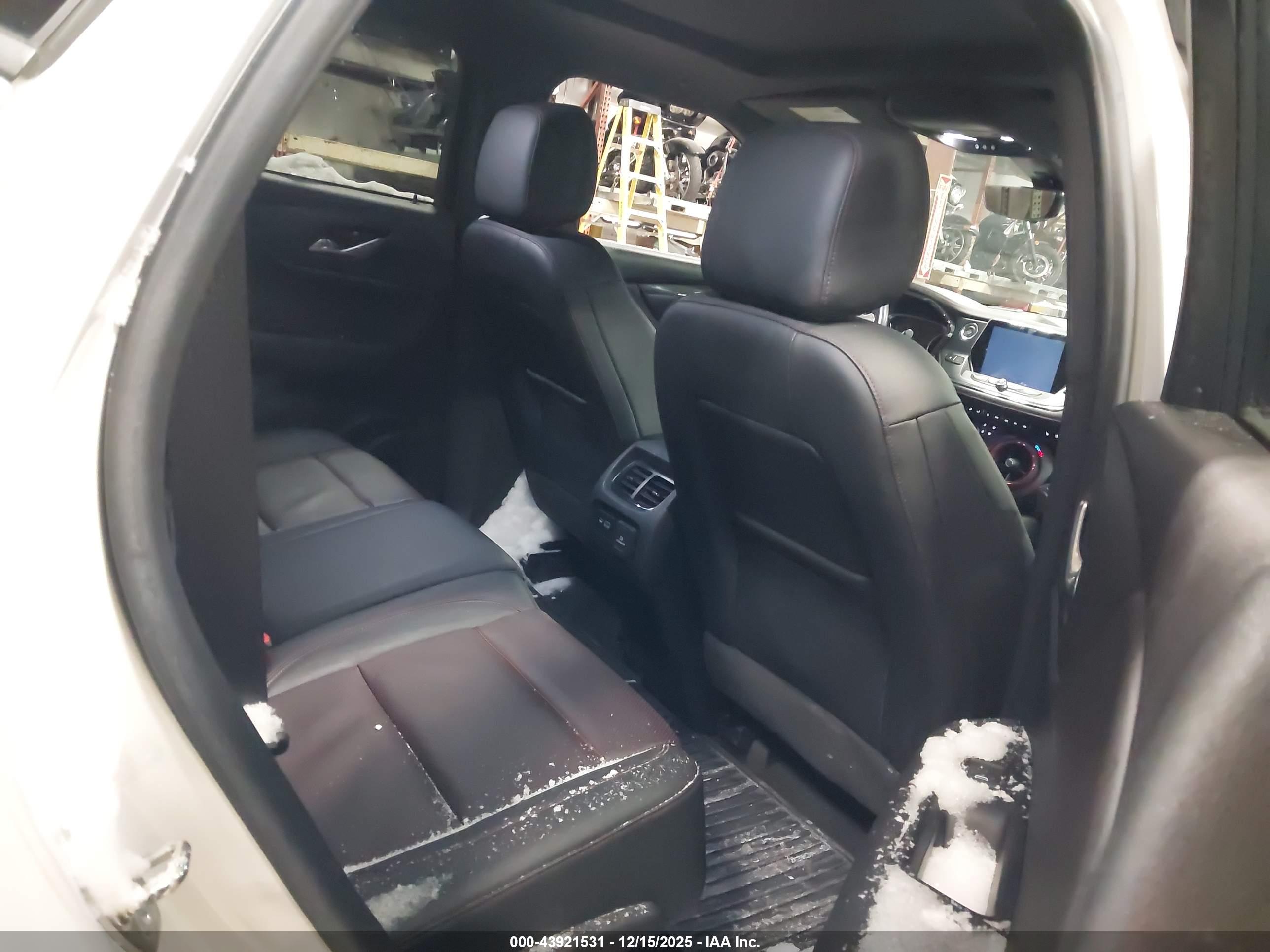 CHEVROLET BLAZER image 8