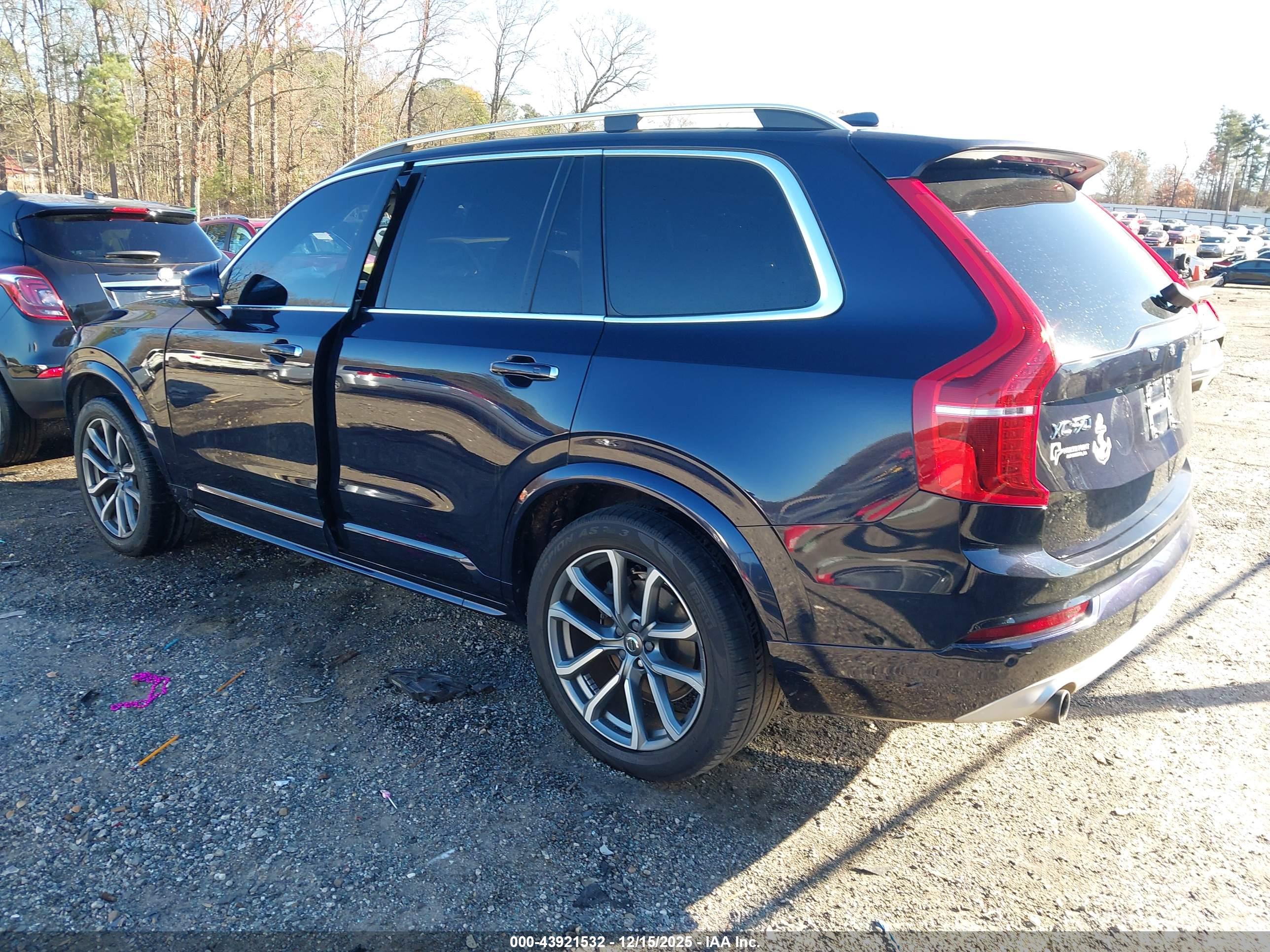 VOLVO XC90 image 3