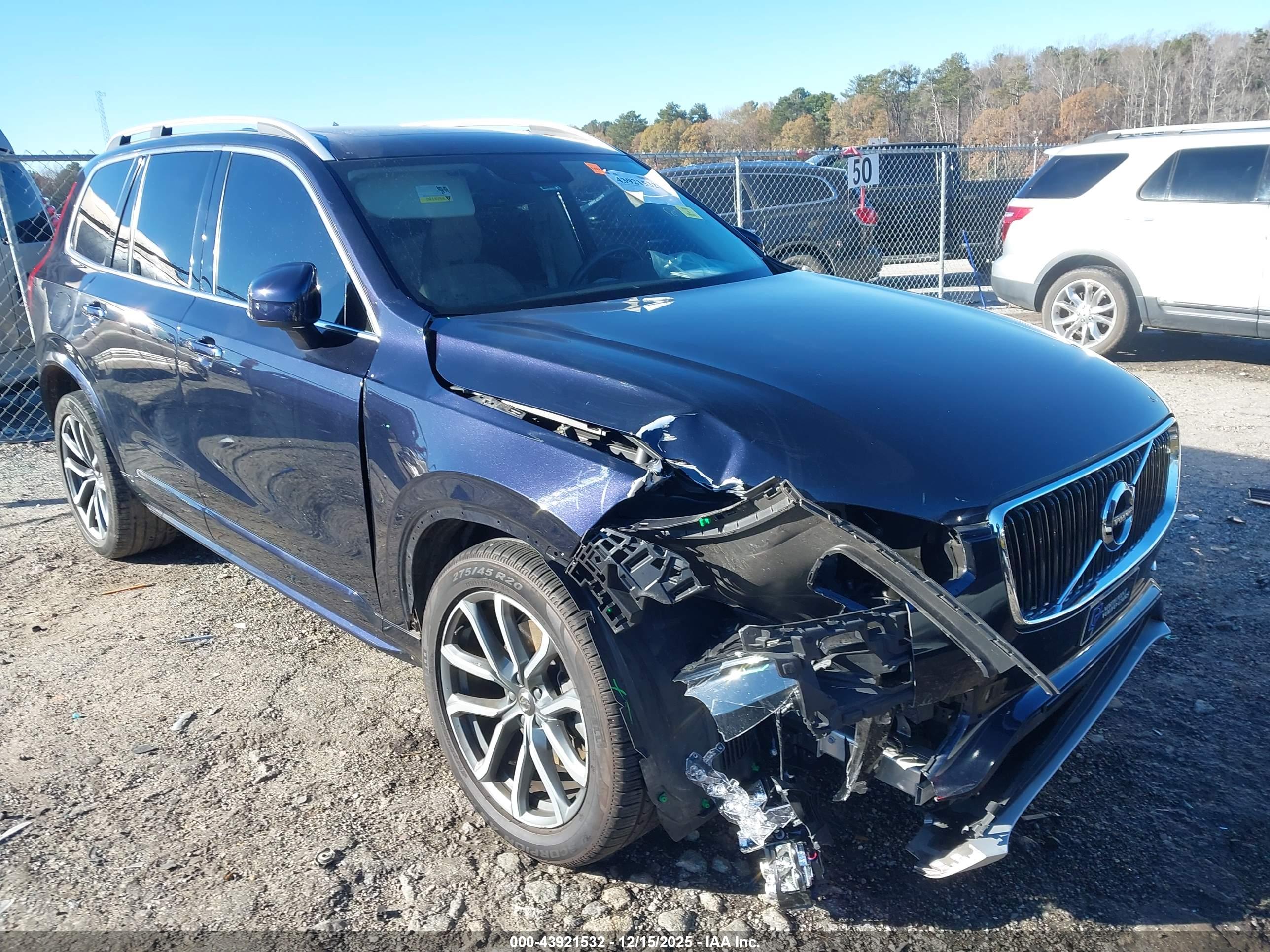 VOLVO XC90 image 6