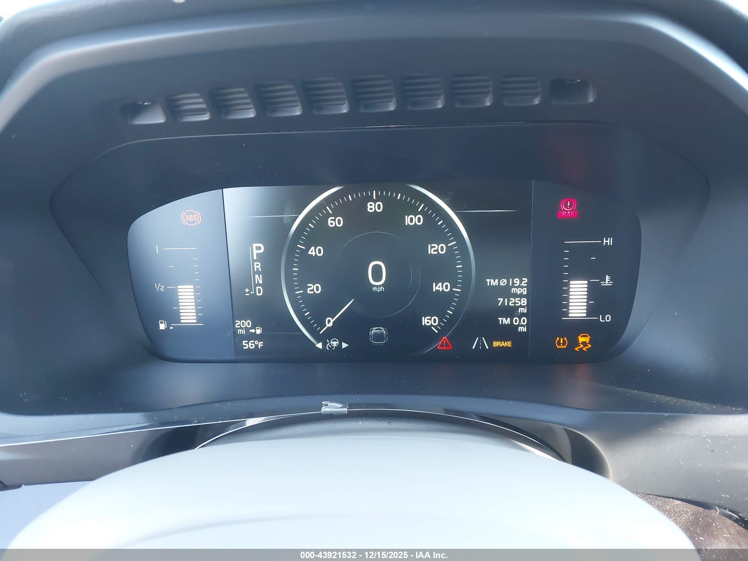 VOLVO XC90 image 7