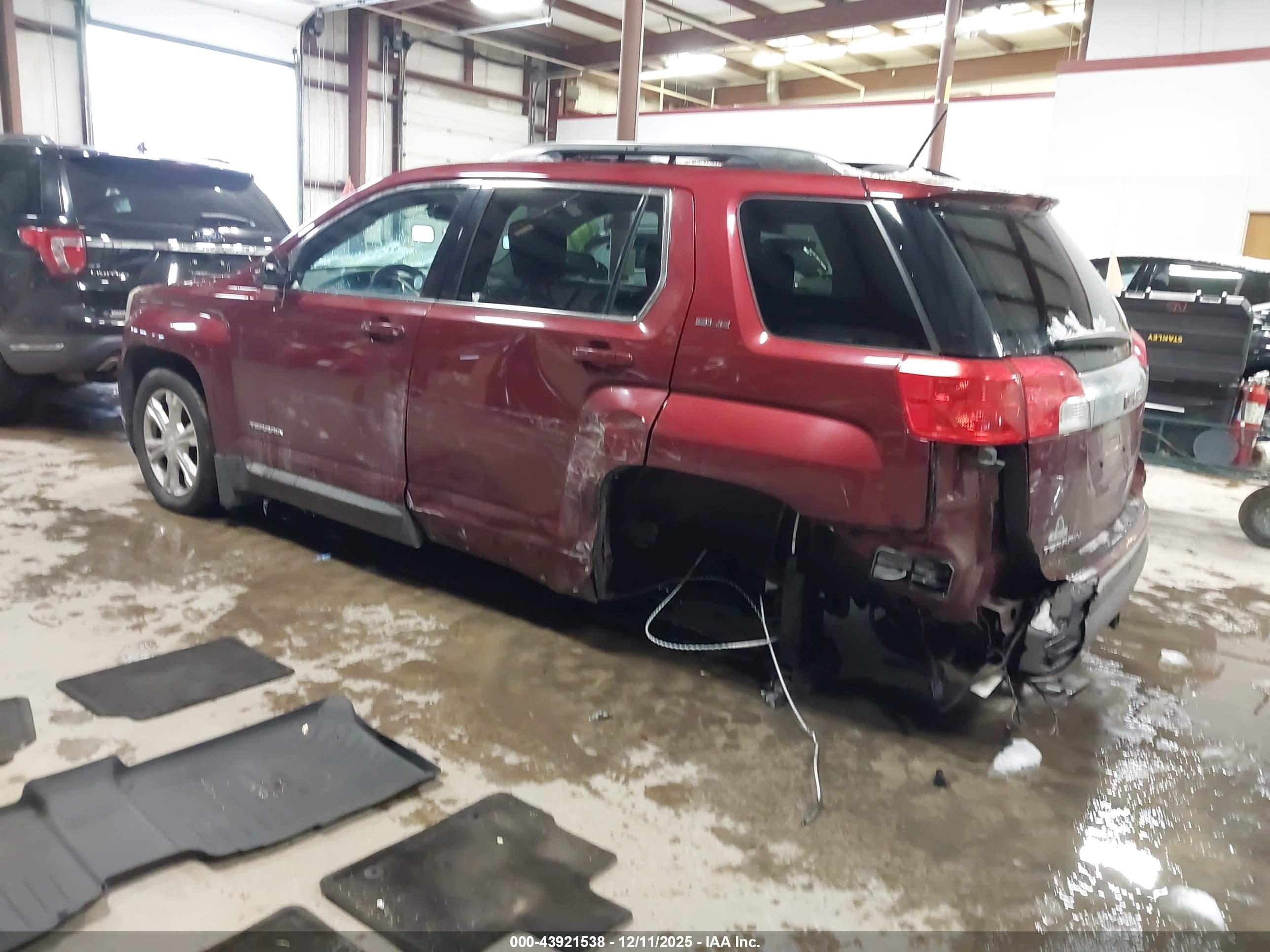 GMC TERRAIN image 3